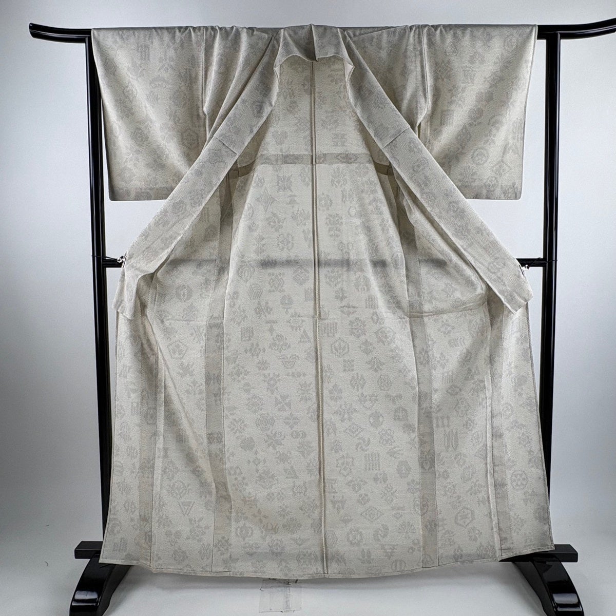 紬 身丈165cm 裄丈63cm S 単衣 草花 絣 クリーム 正絹 秀品｜中古