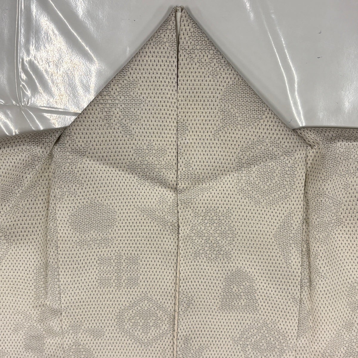 紬 身丈165cm 裄丈63cm S 単衣 草花 絣 クリーム 正絹 秀品｜中古
