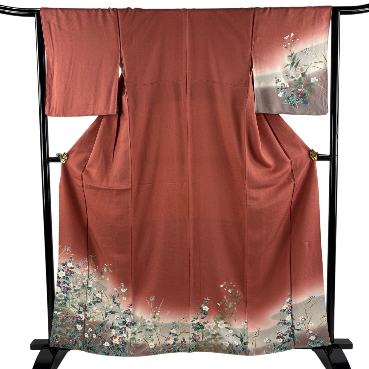 付下げ 身丈161cm 裄丈64cm M 袷 落款あり 草花 霞 金彩 ぼかし 茜色