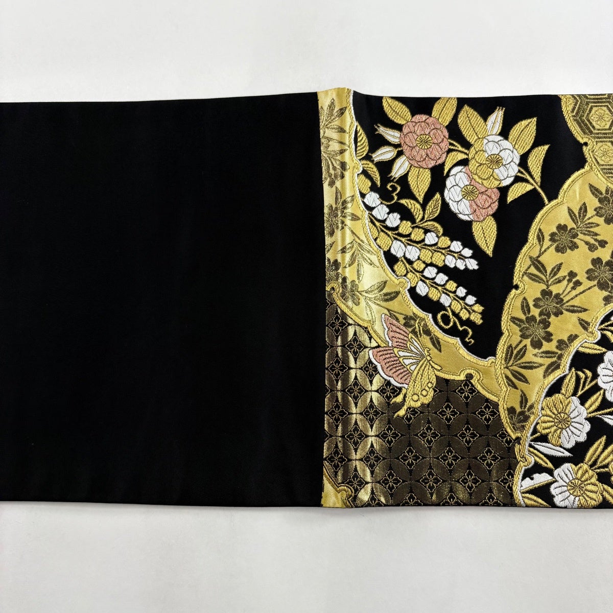 美品】 袋帯 秀品 雪輪 草花 唐織 金糸 黒 六通 正絹｜中古・古着