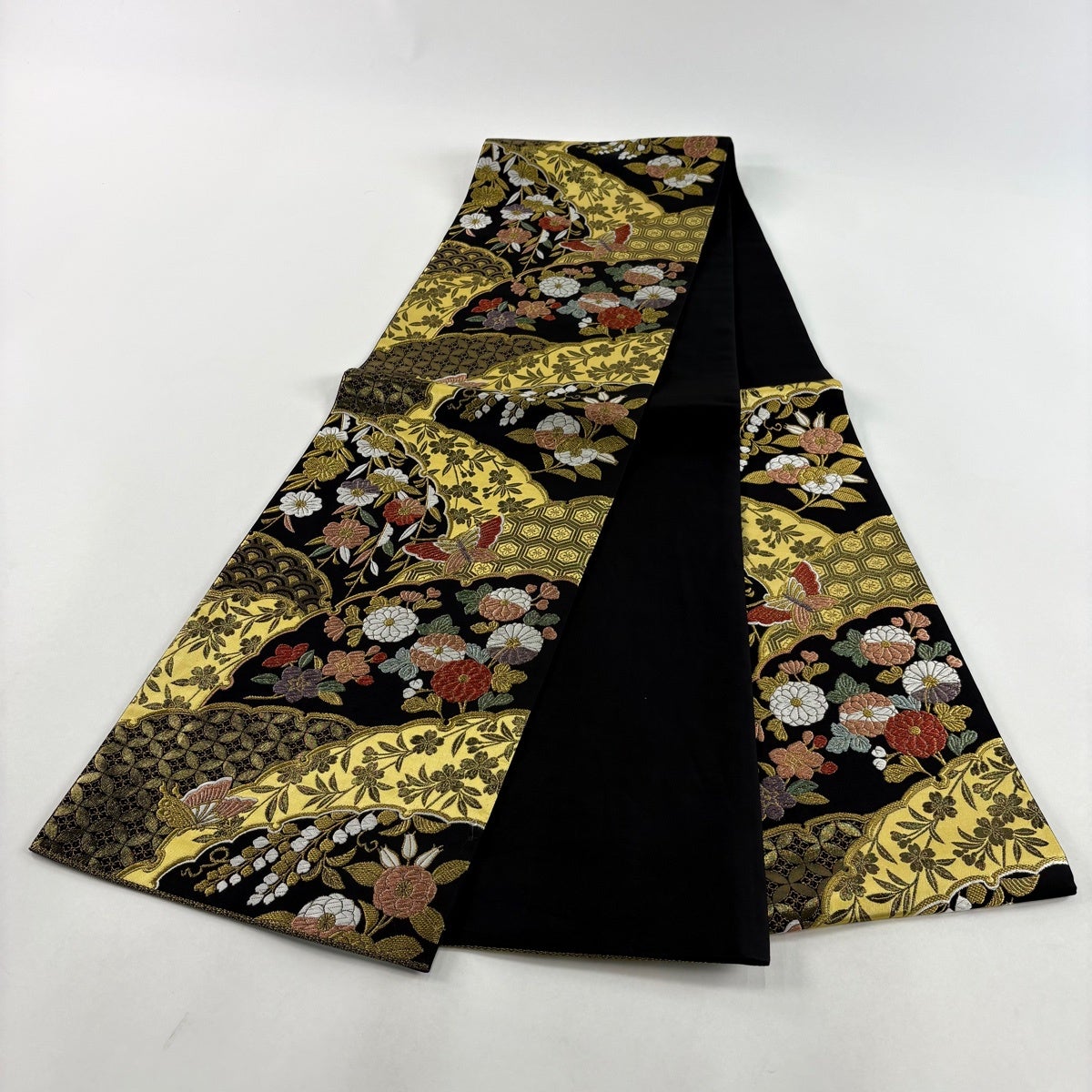 美品】 袋帯 秀品 雪輪 草花 唐織 金糸 黒 六通 正絹｜中古・古着