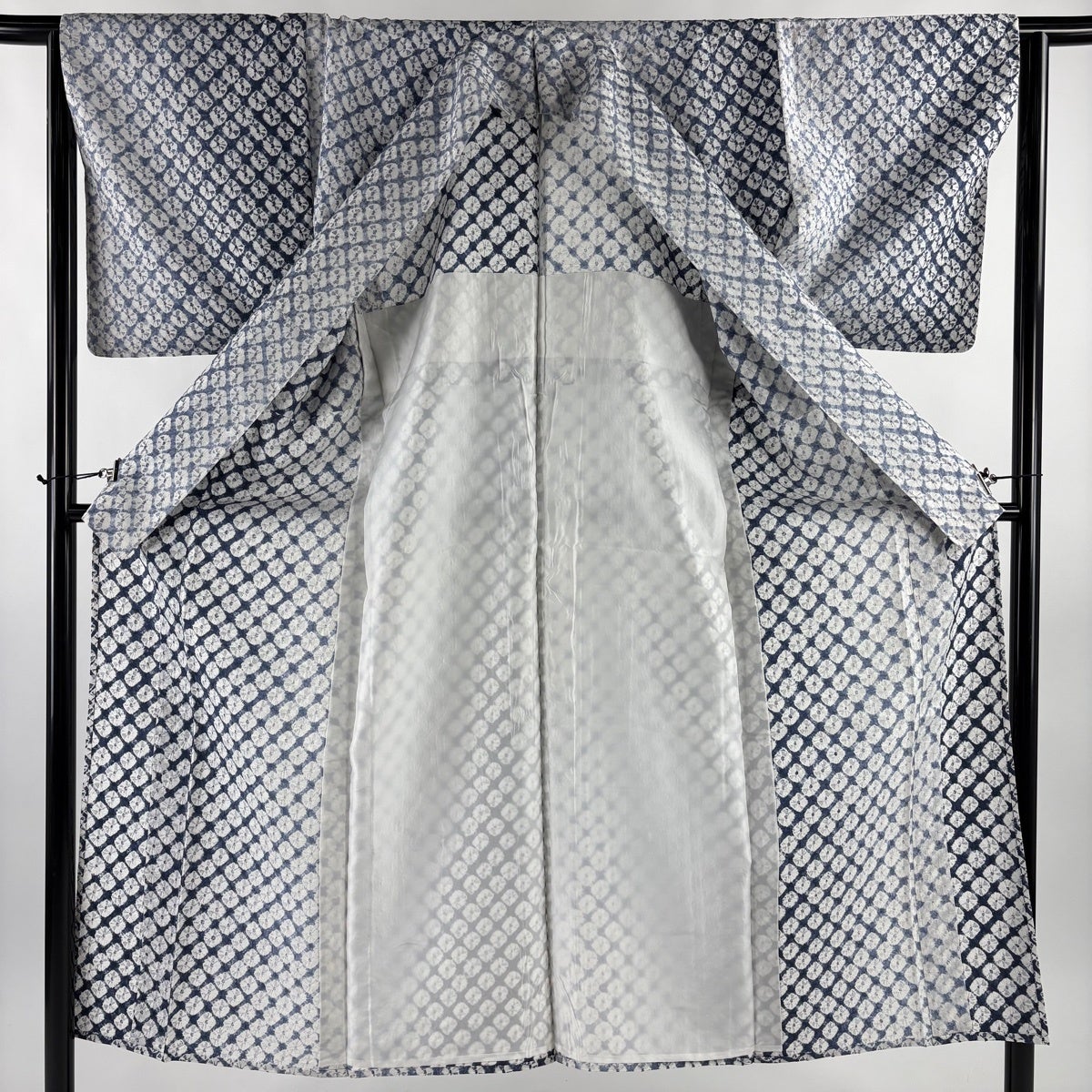 小紋 身丈150.5cm 裄丈63.5cm 正絹 逸品 【中古】 小紋 身丈150.5cm 裄丈63cm 正絹 優品 【中古】の通販 by バイセル