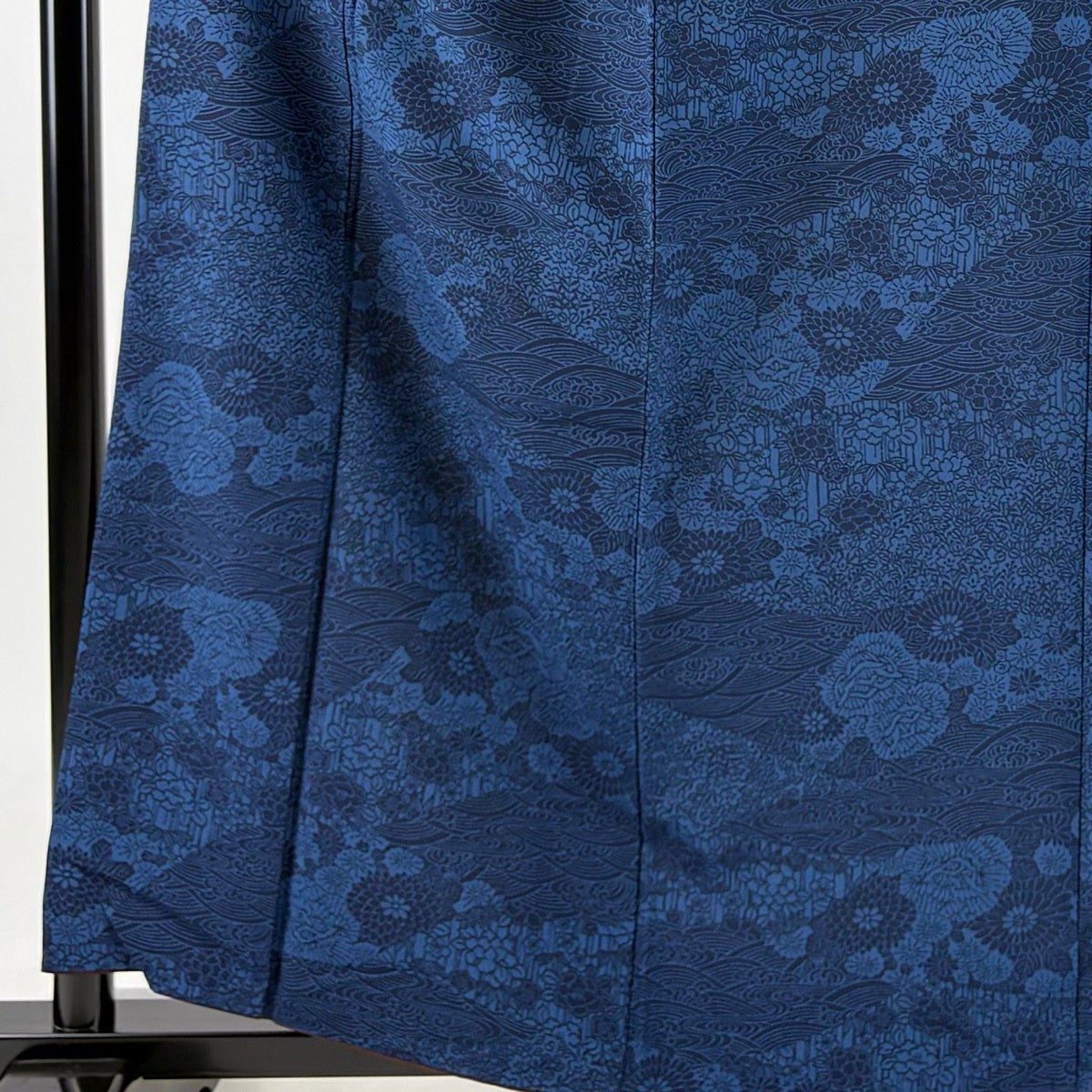 小紋 身丈159.5cm 裄丈64cm M 袷 草花 波 紺色 正絹 秀品｜中古・古着