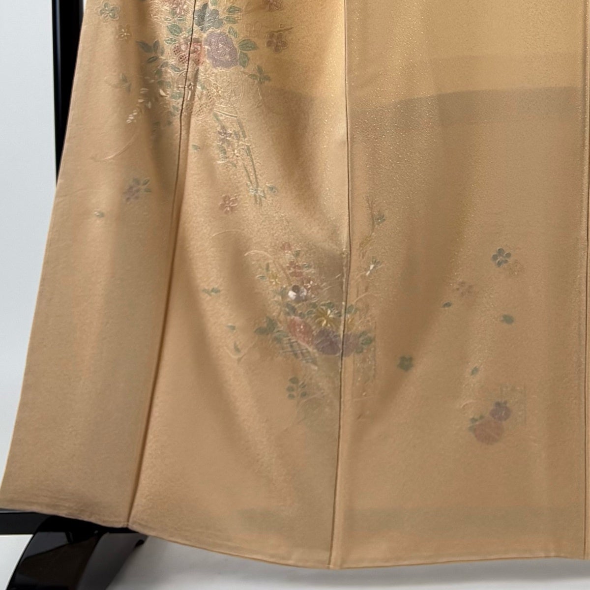 美品】 付下げ 身丈161.5cm 裄丈67cm M 袷 花車 枝梅 刺繍 薄オレンジ