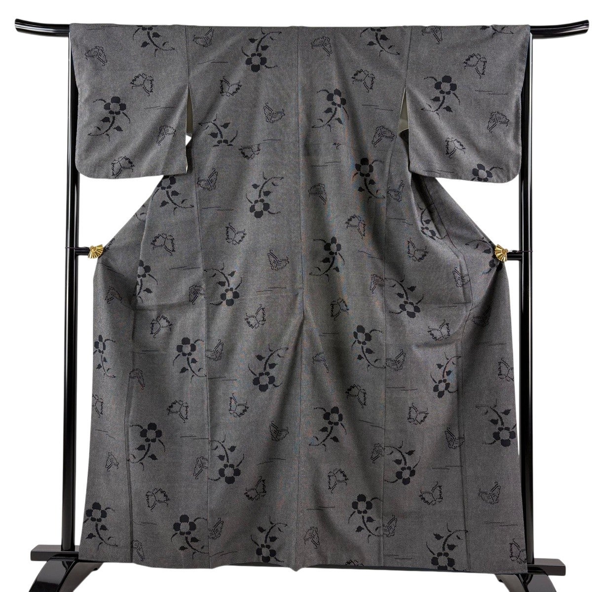 紬 身丈161cm 裄丈66cm M 袷 蝶 草花 墨色 正絹 優品|中古・古着 紬 身丈161cm 裄丈66cm M 袷 蝶 草花 墨色 正絹 優品|中古・古着