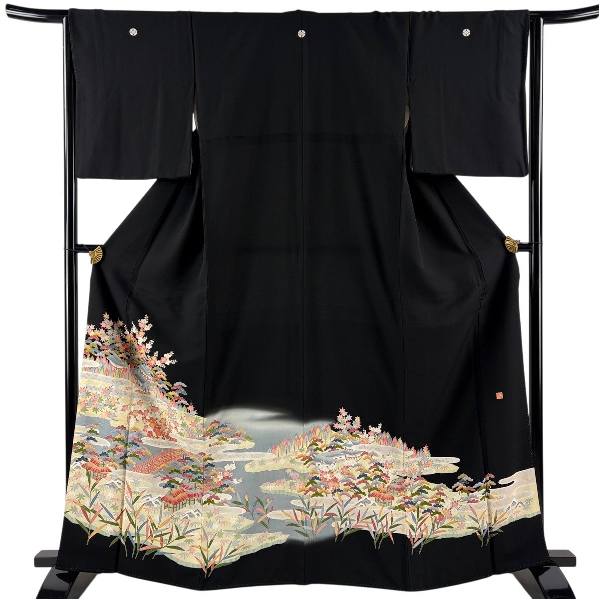 b109 特選作家作品 黒留袖 5点フルセット身丈161裄丈68 黒留袖 身丈151.5cm 裄丈63.5cm S 袷 落款あり 松竹梅 家屋 染め分け