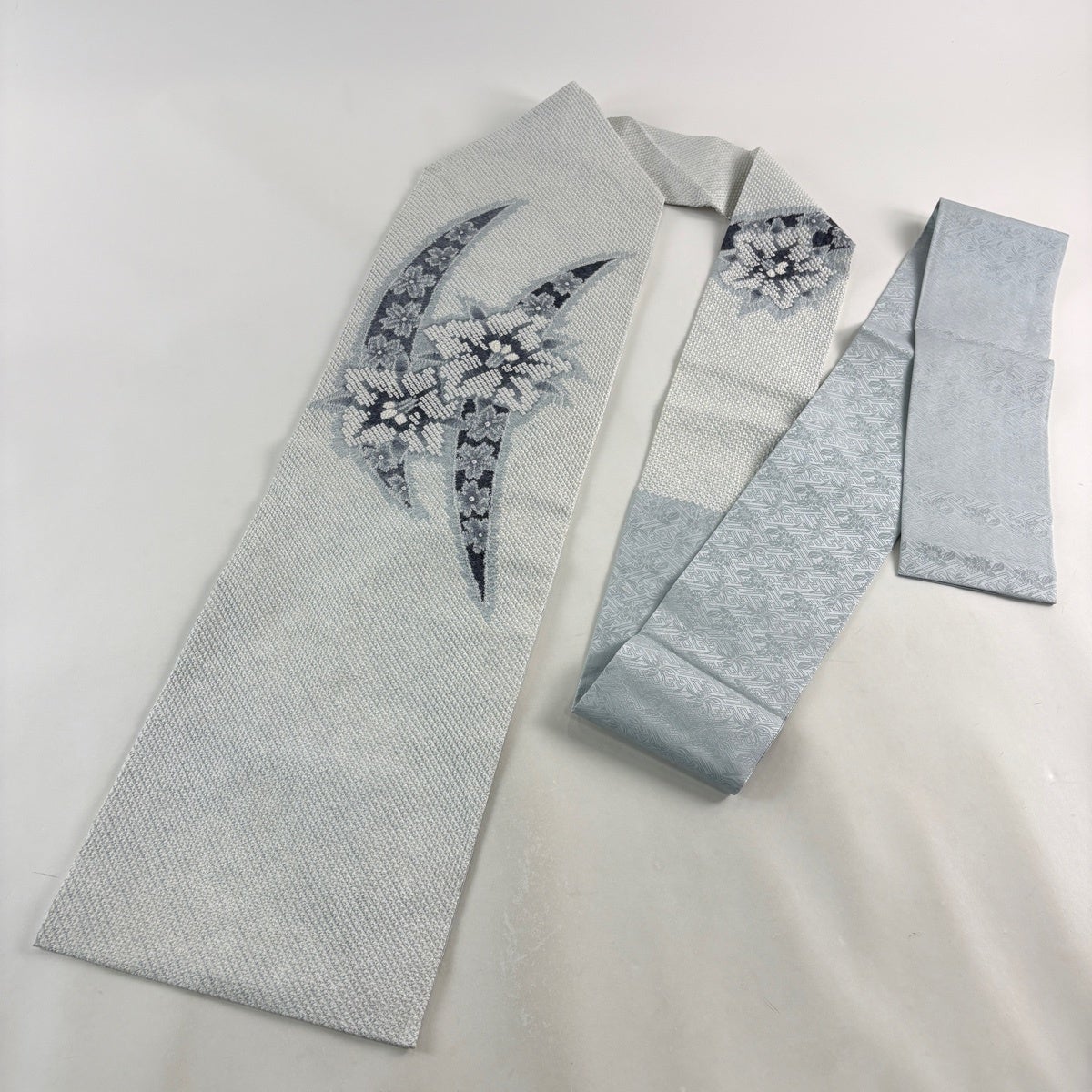 名古屋帯 逸品 草花 絞り 青灰色 正絹｜中古・古着・リサイクル着物