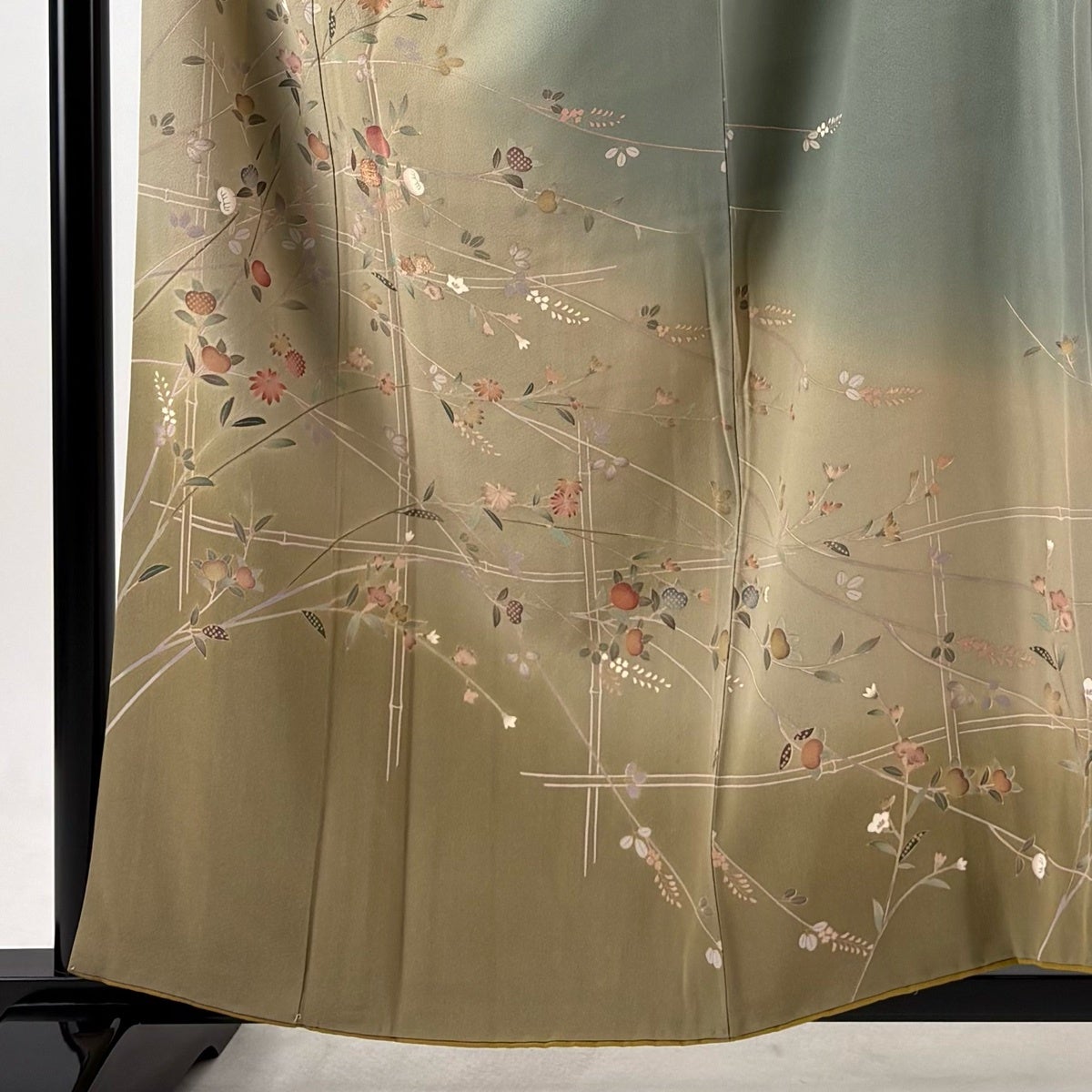 訪問着 身丈159cm 裄丈68cm L 袷 やまと 草花 竹 金糸 染め分け 灰茶