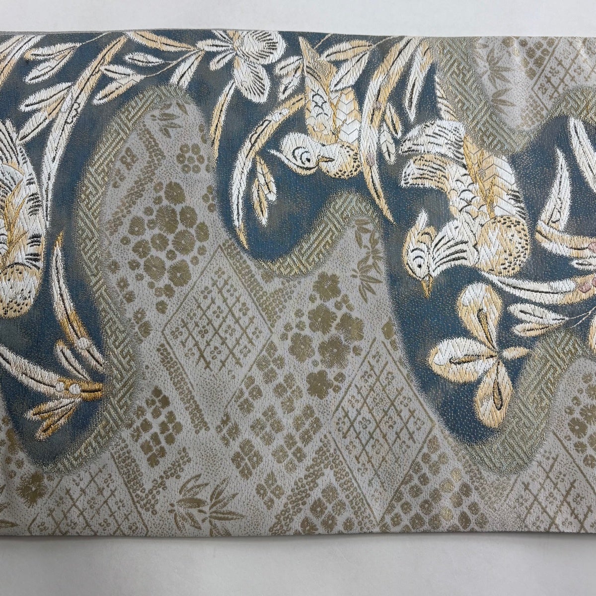 50%OFF 【美品】 袋帯 名品 鳥 流水 金糸 刺繍 灰白 六通 正絹 K50