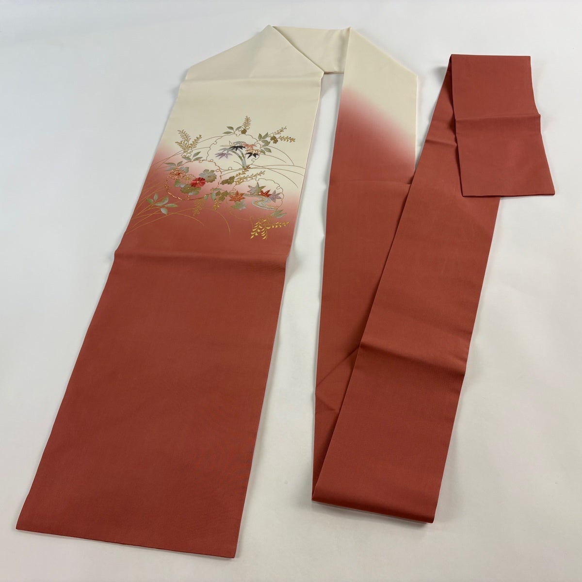 名古屋帯 秀品 雪輪 草花 刺繍 金糸 クリーム 正絹｜中古・古着