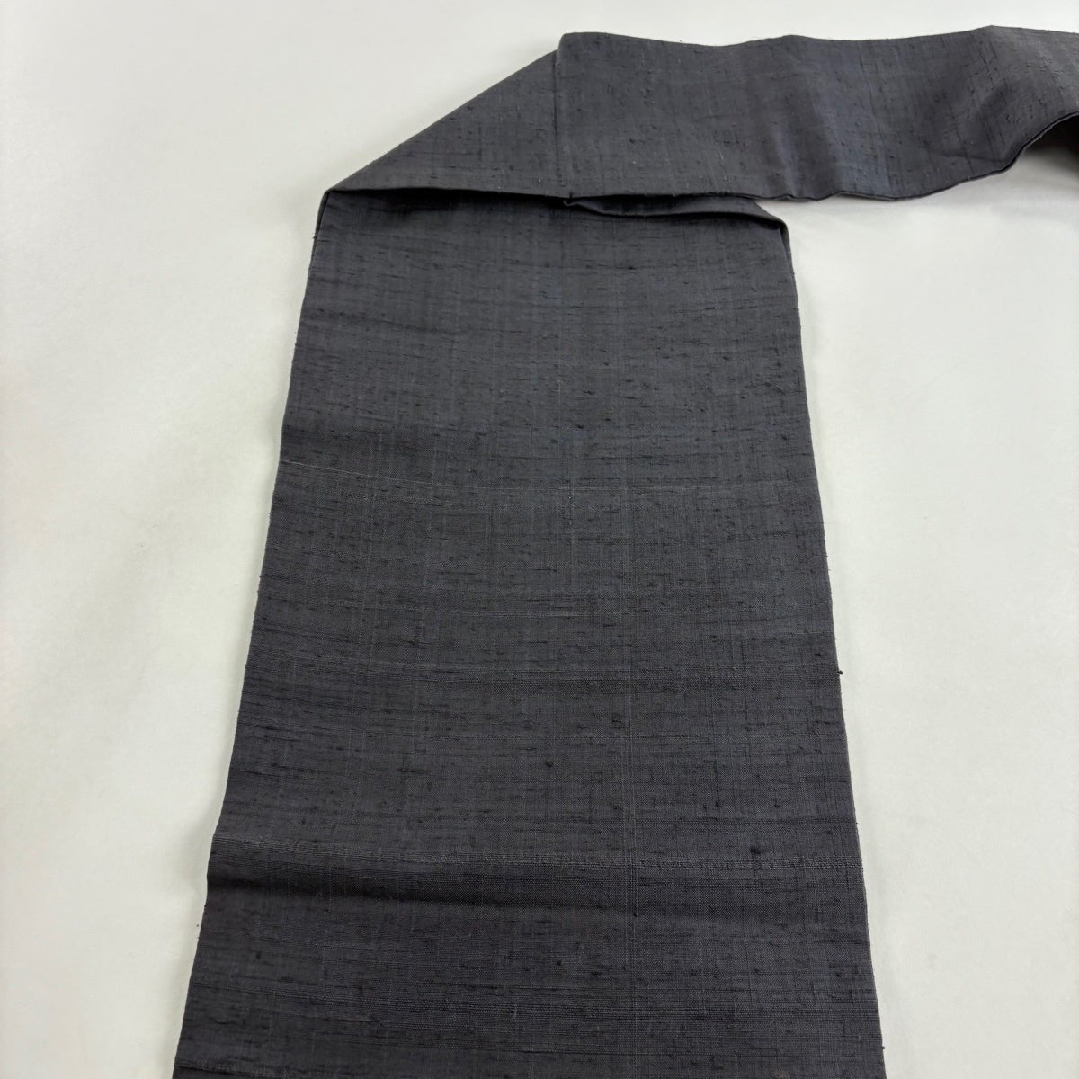 名古屋帯 秀品 紬地 花唐草 幾何学 刺繍 絞り 墨色 正絹｜中古・古着