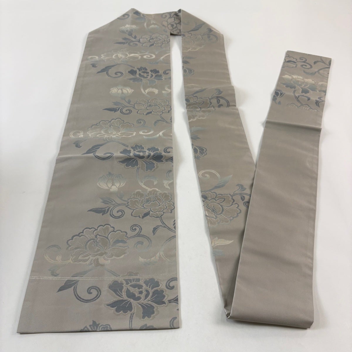 名古屋帯 秀品 花唐草 灰色 正絹｜中古・古着・リサイクル着物通販
