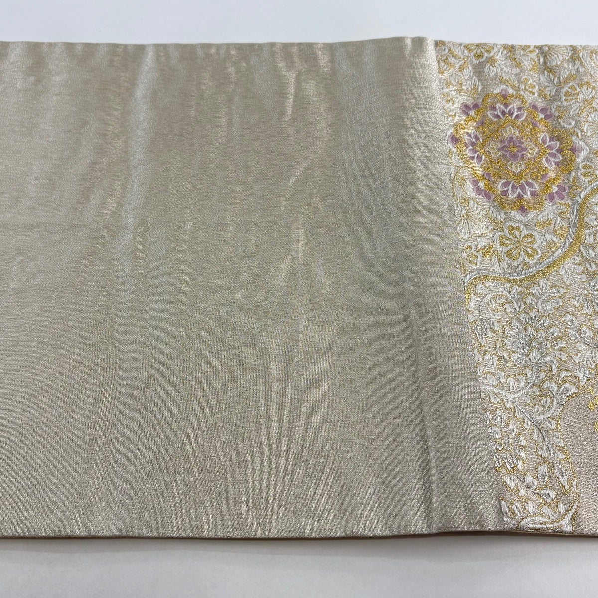 A やまとオリジナル 小花 鳥 白 銀糸 六通 正絹 フォーマルな袋帯 袋帯 秀品 やまと 華文 花鳥 金銀糸 箔 灰白 六通 正絹｜中古・古着