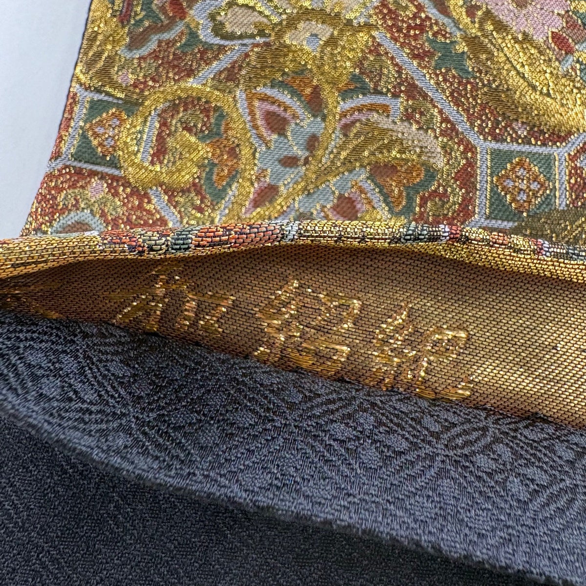 美品】 袋帯 秀品 向鳥 華文 金糸 箔 金色 六通 正絹｜中古・古着
