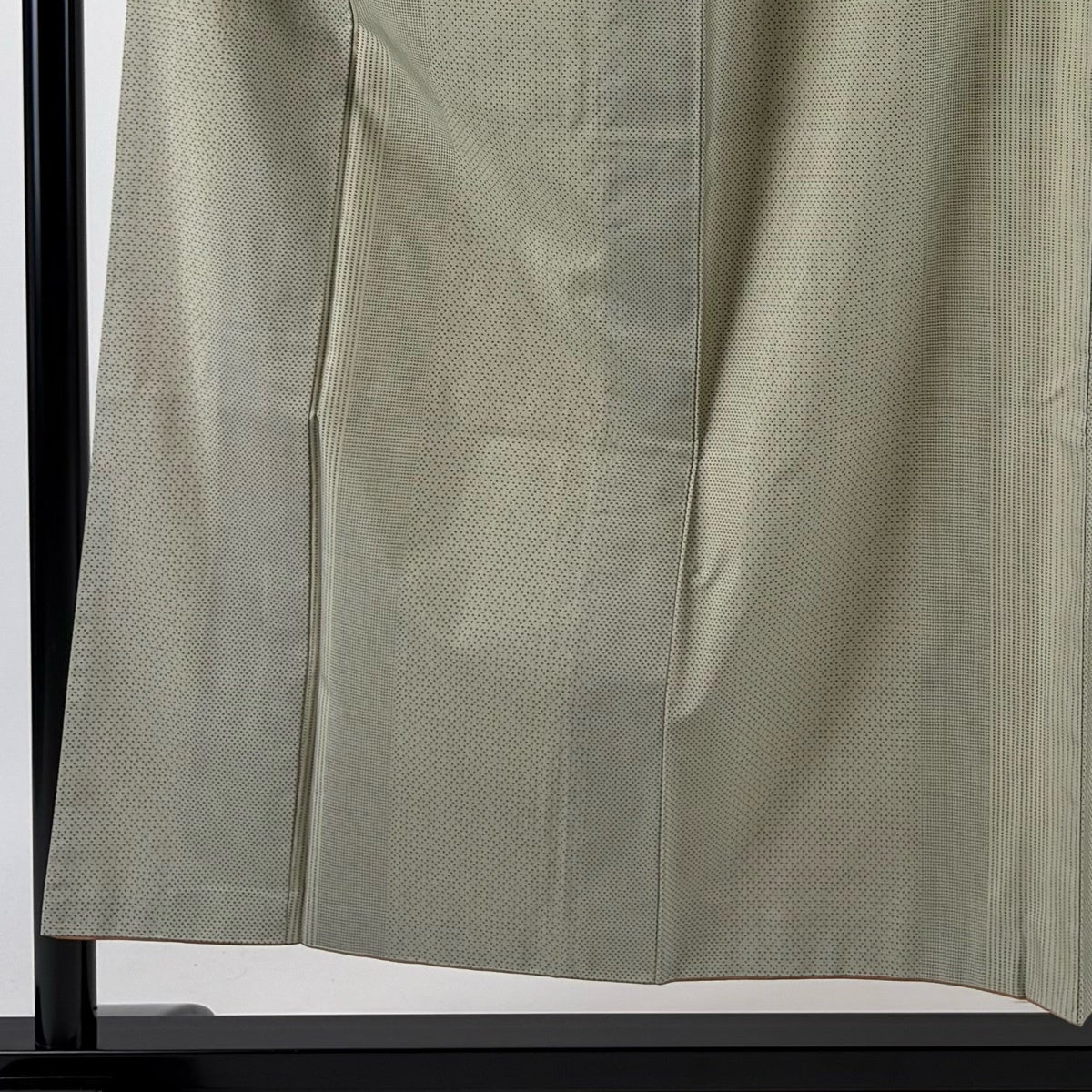 美品】 紬 身丈155cm 裄丈63cm S 袷 幾何学模様 灰緑 正絹 秀品｜中古