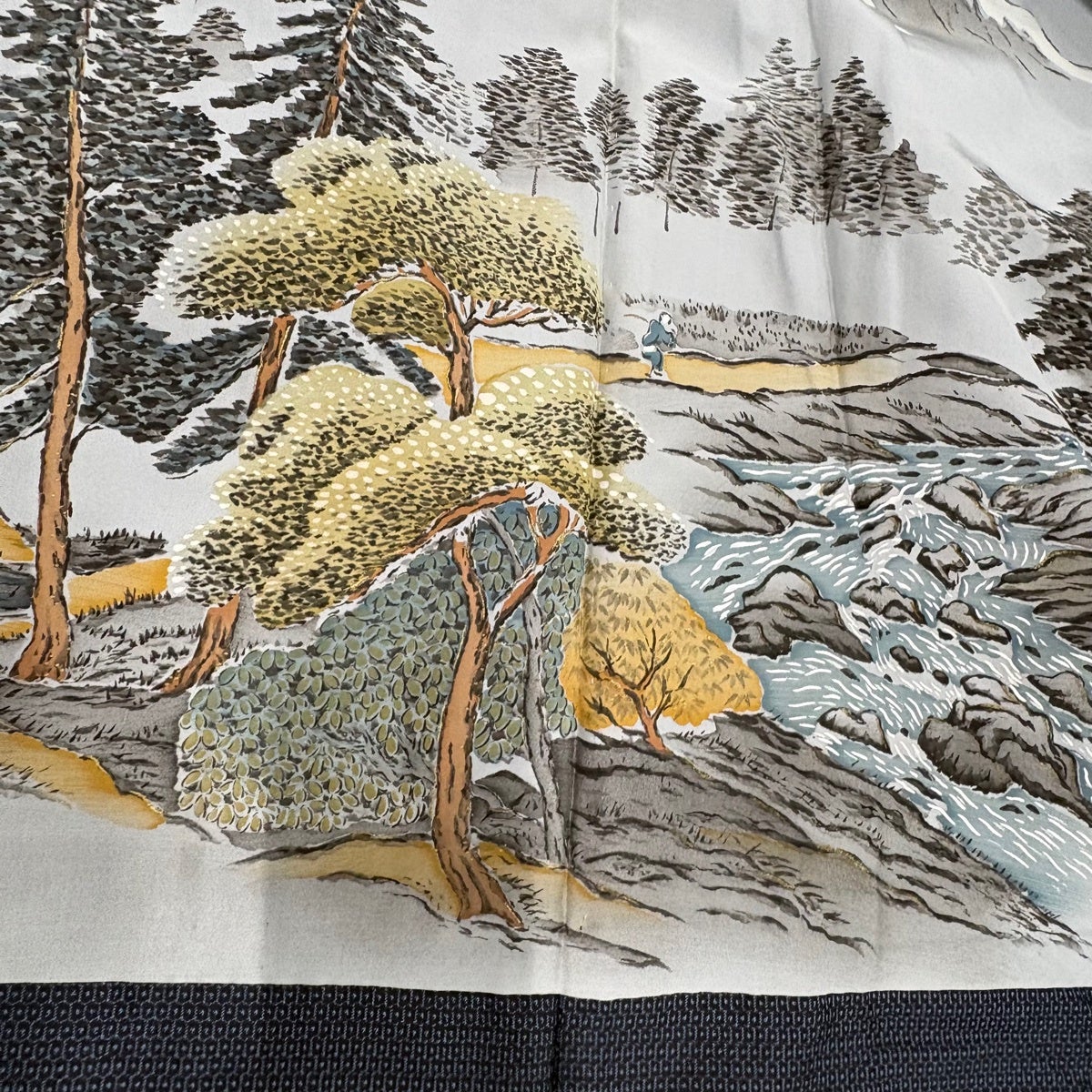 美品】 男着物 身丈143cm 裄丈67cm M 袷 アンサンブル 紬 亀甲絣 紺色