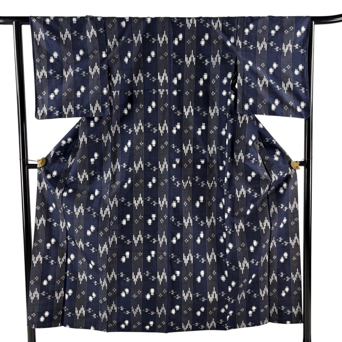 美品】 紬 身丈153cm 裄丈62.5cm S 単衣 燕 縦縞 濃紺 正絹 名品｜中古