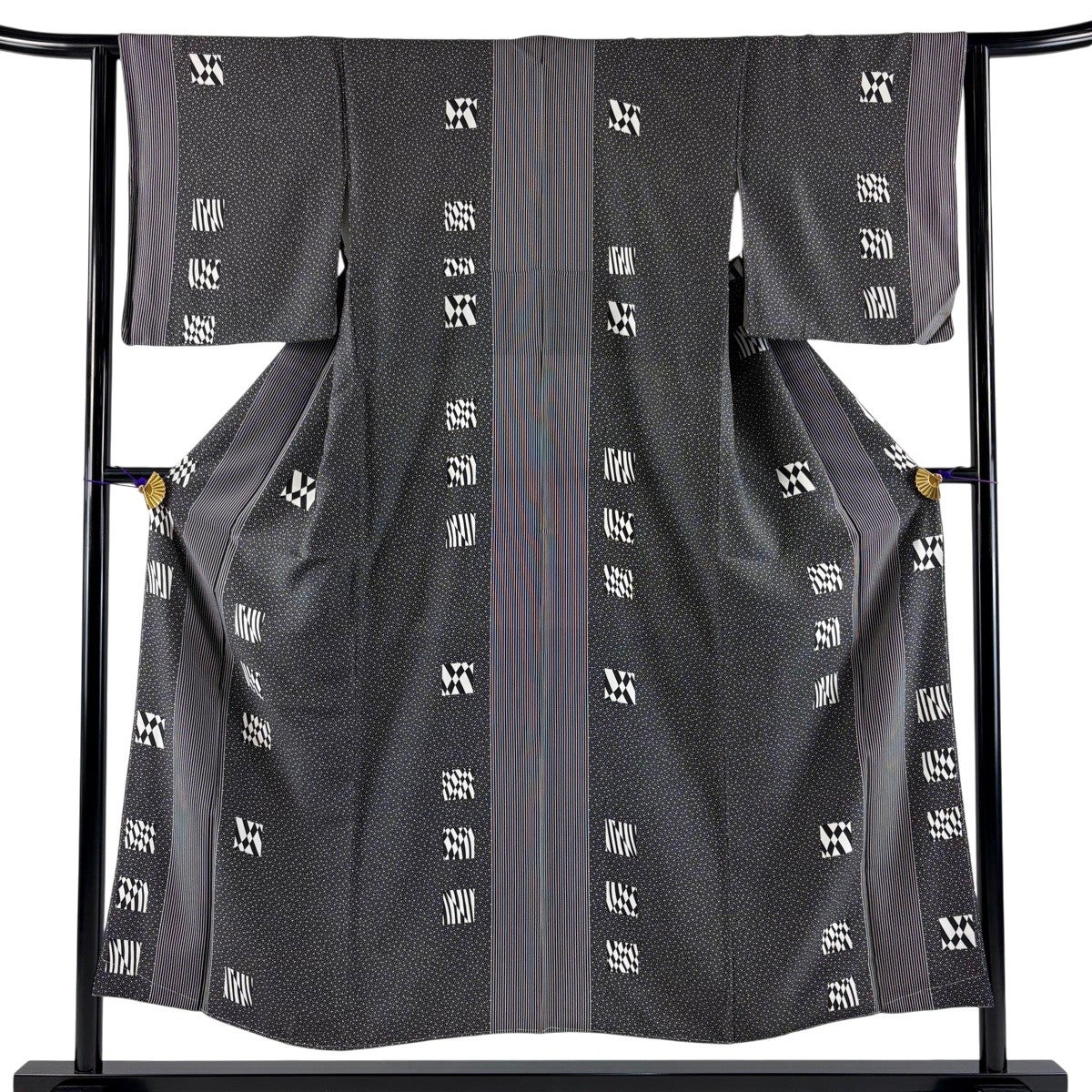 美品】 小紋 身丈158cm 裄丈63cm S 袷 枝花 葉柄 金彩 黒 正絹 秀品
