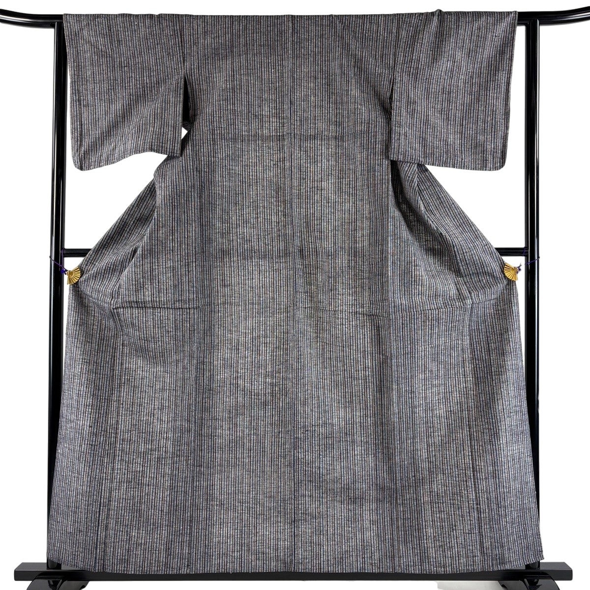 美品】 紬 身丈159cm 裄丈63cm S 単衣 縦縞 灰色 正絹 秀品｜中古