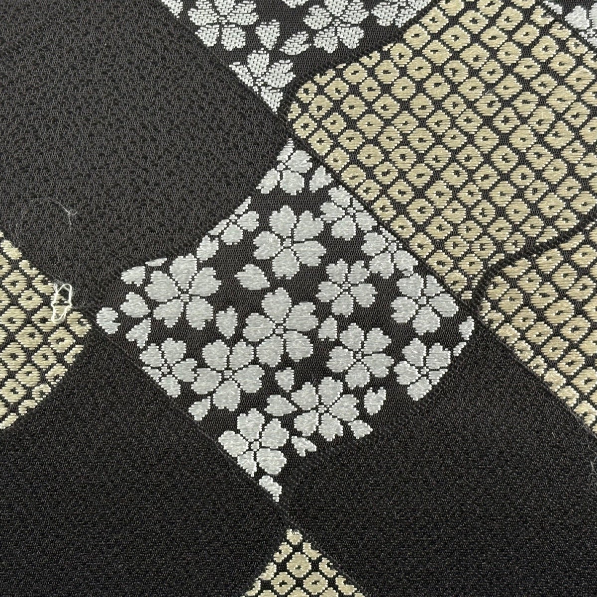 袋帯 秀品 桜 疋田 墨色 六通 正絹｜中古・古着・リサイクル着物通販