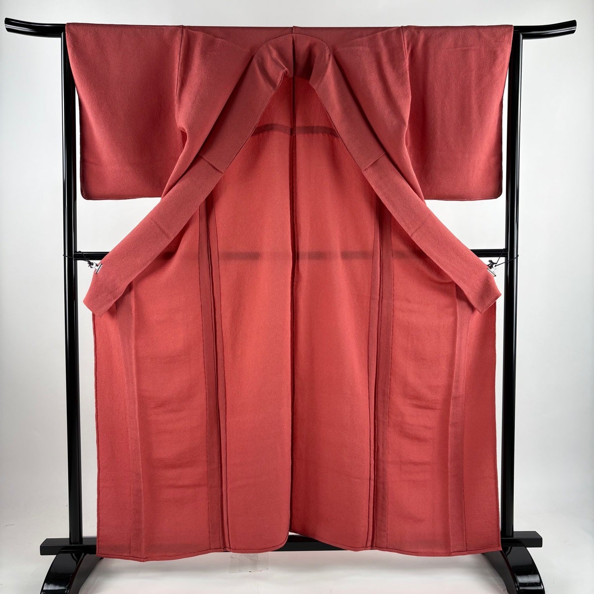 色無地 身丈161.5cm 裄丈65cm M 単衣 縮緬 茜色 正絹 優品 一つ紋