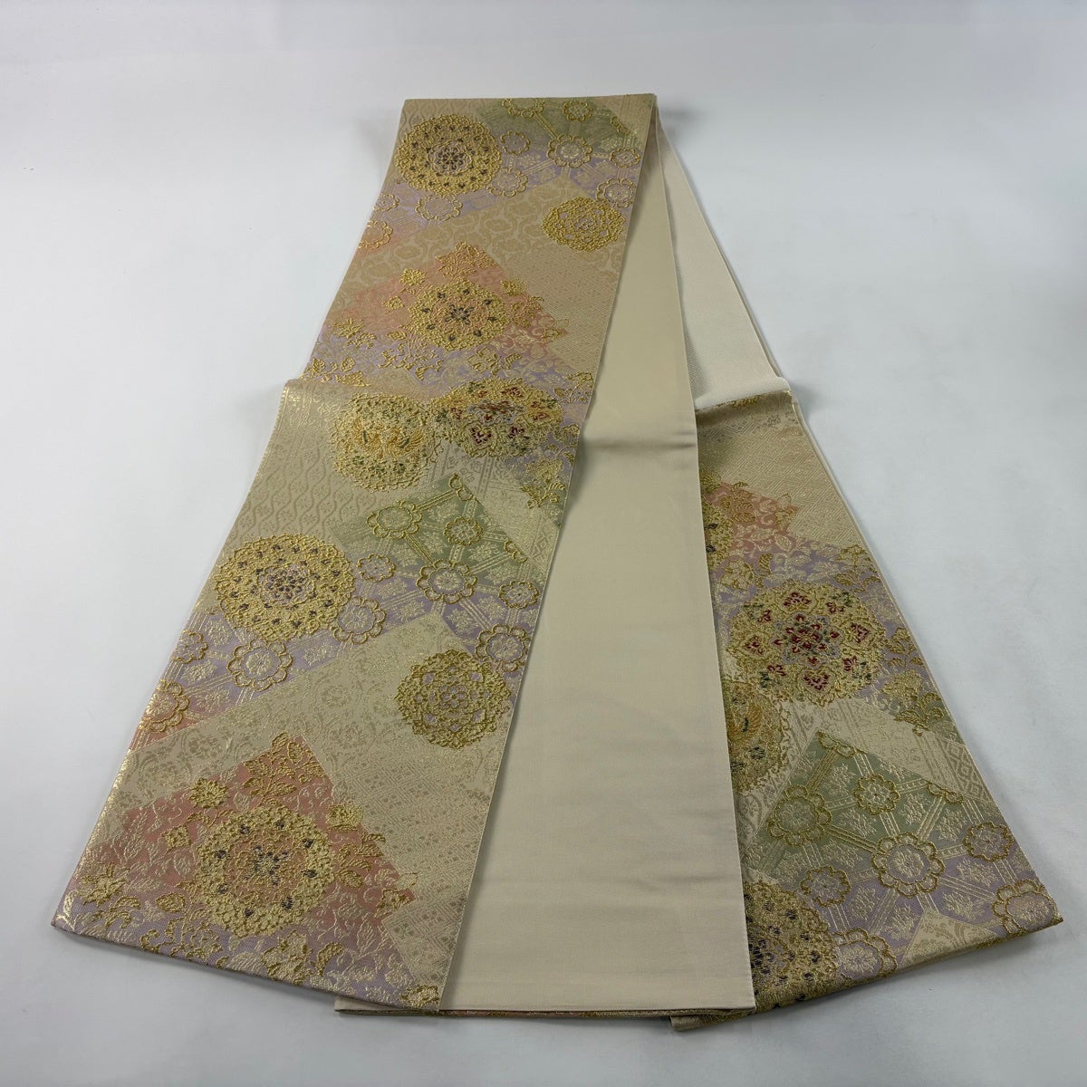 美品】 袋帯 名品 京都西陣工芸織 華紋箔錦 華文 草花 金糸 箔 金色 六