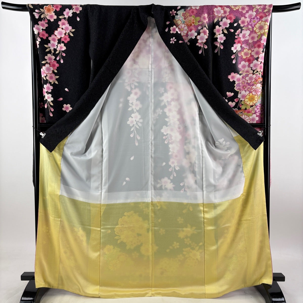 美品】 振袖 身丈168.5cm 裄丈68cm L 袷 枝垂れ桜 草花 銀通し 箔 黒