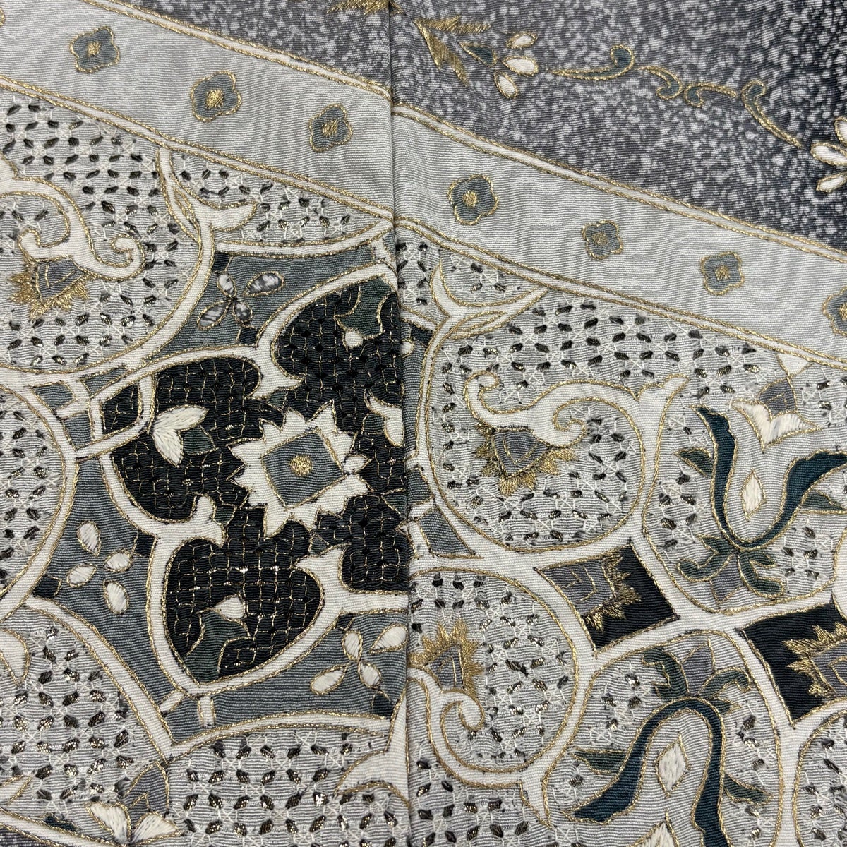 美品】 訪問着 身丈155cm 裄丈64cm M 袷 華文 草花 刺繍 金糸 黒 正絹