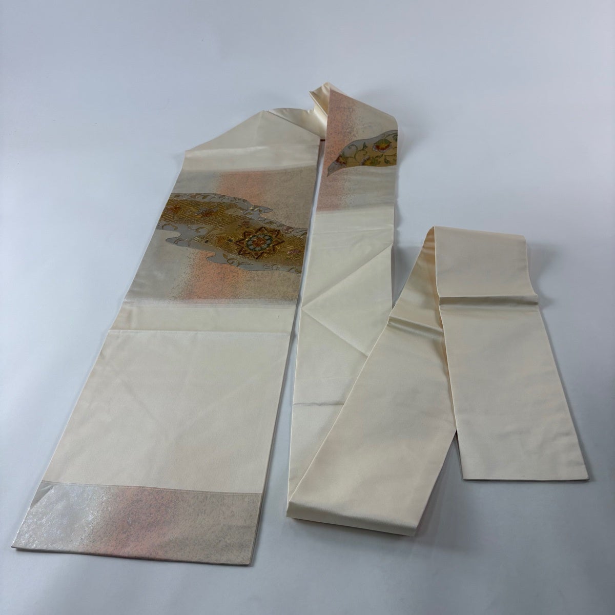 名古屋帯 秀品 華文 草花 金糸 金銀彩 ベージュ 正絹｜中古・古着