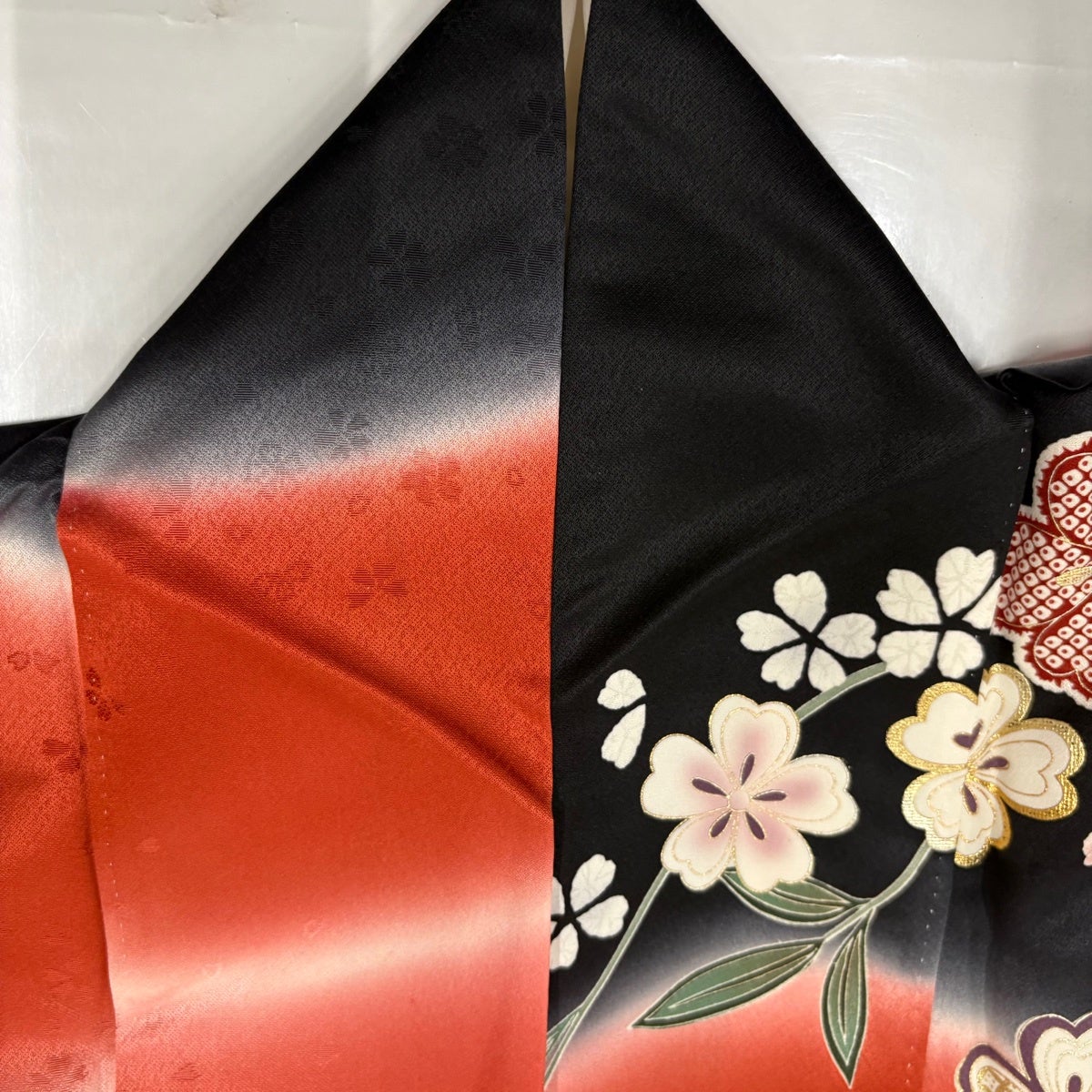 美品】 振袖 身丈161cm 裄丈66cm M 袷 御所車 桜 金糸 金銀彩 サーモン