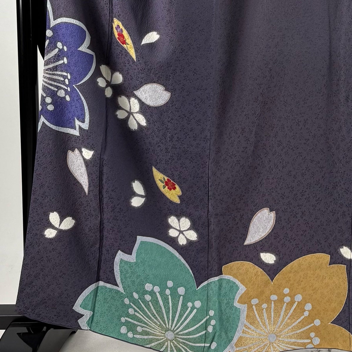振袖 身丈163cm 裄丈68cm L 袷 桜 花びら 金彩 薄紫 正絹 秀品｜中古