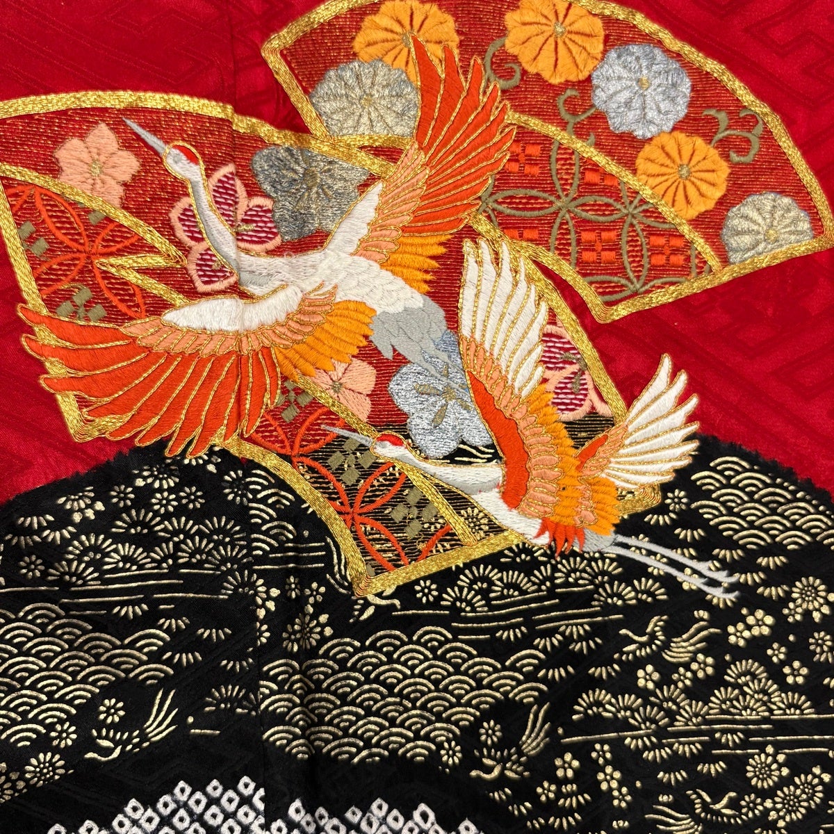 振袖 身丈155cm 裄丈65cm M 袷 扇面 鶴 絞り 刺繍 赤 正絹 秀品｜中古