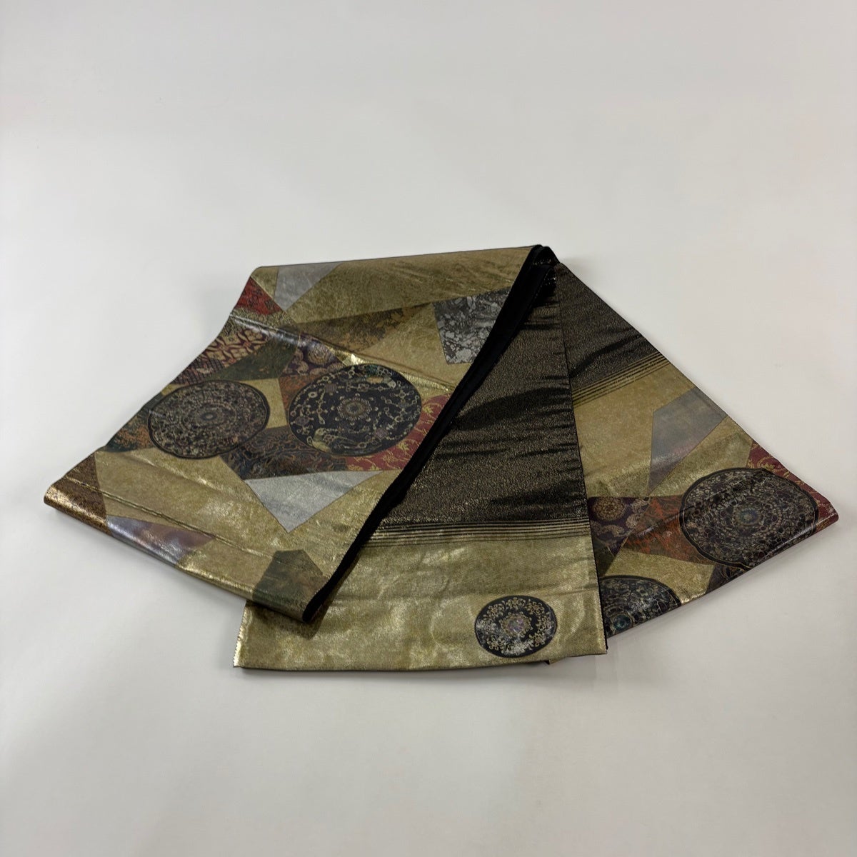 袋帯 秀品 鳥 草花 螺鈿箔 箔 黒 お太鼓柄 正絹｜中古・古着
