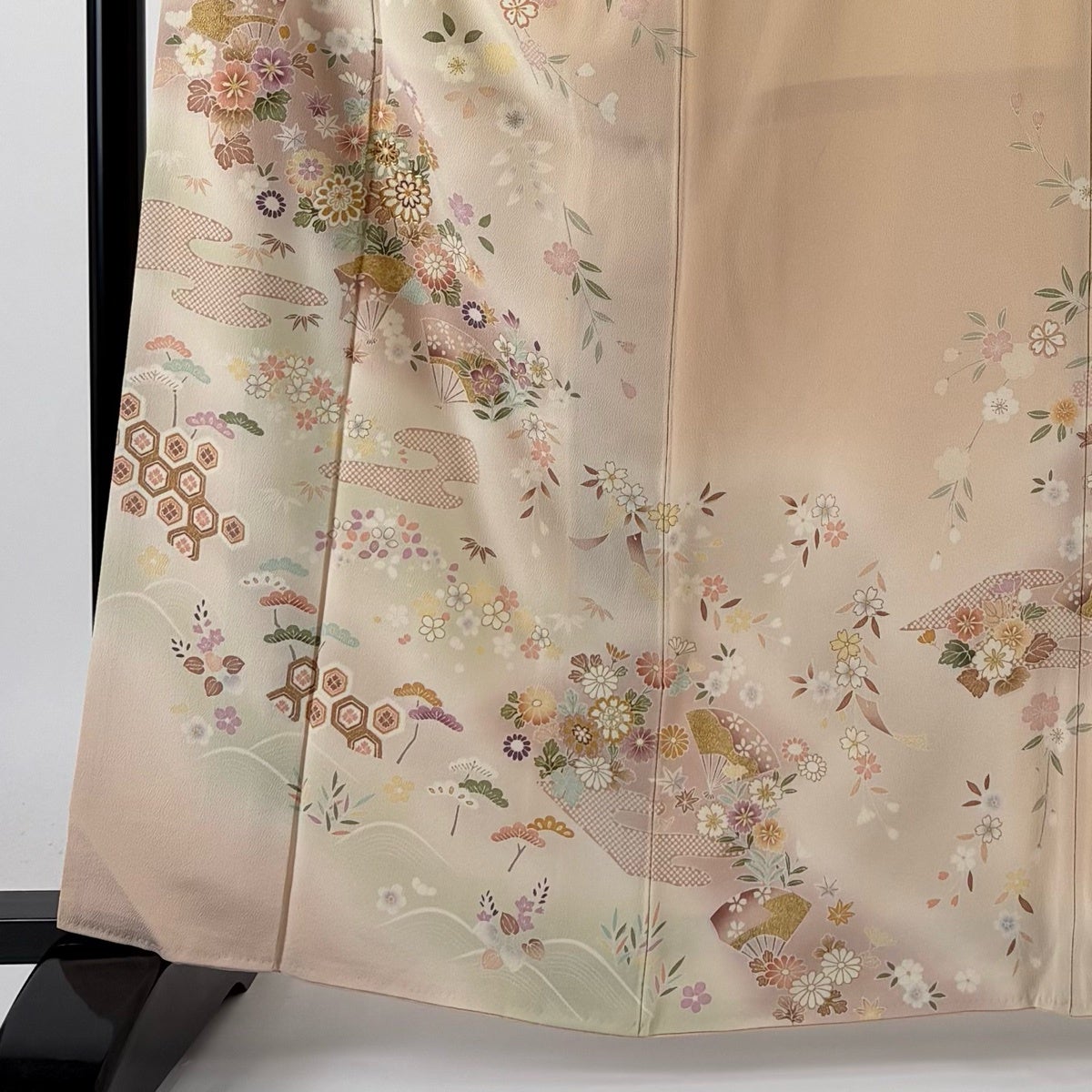 訪問着 身丈162.5cm 裄丈67.5cm L 袷 扇 桜 金糸 金彩 ピンクベージュ
