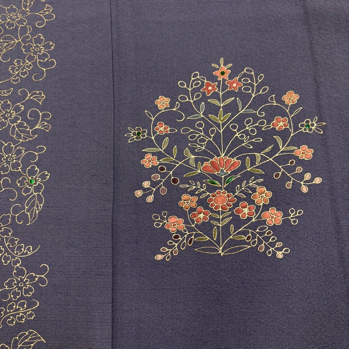 付下げ 身丈157cm 裄丈64cm M 袷 草花 花唐草 刺繍 金彩 青紫 正絹