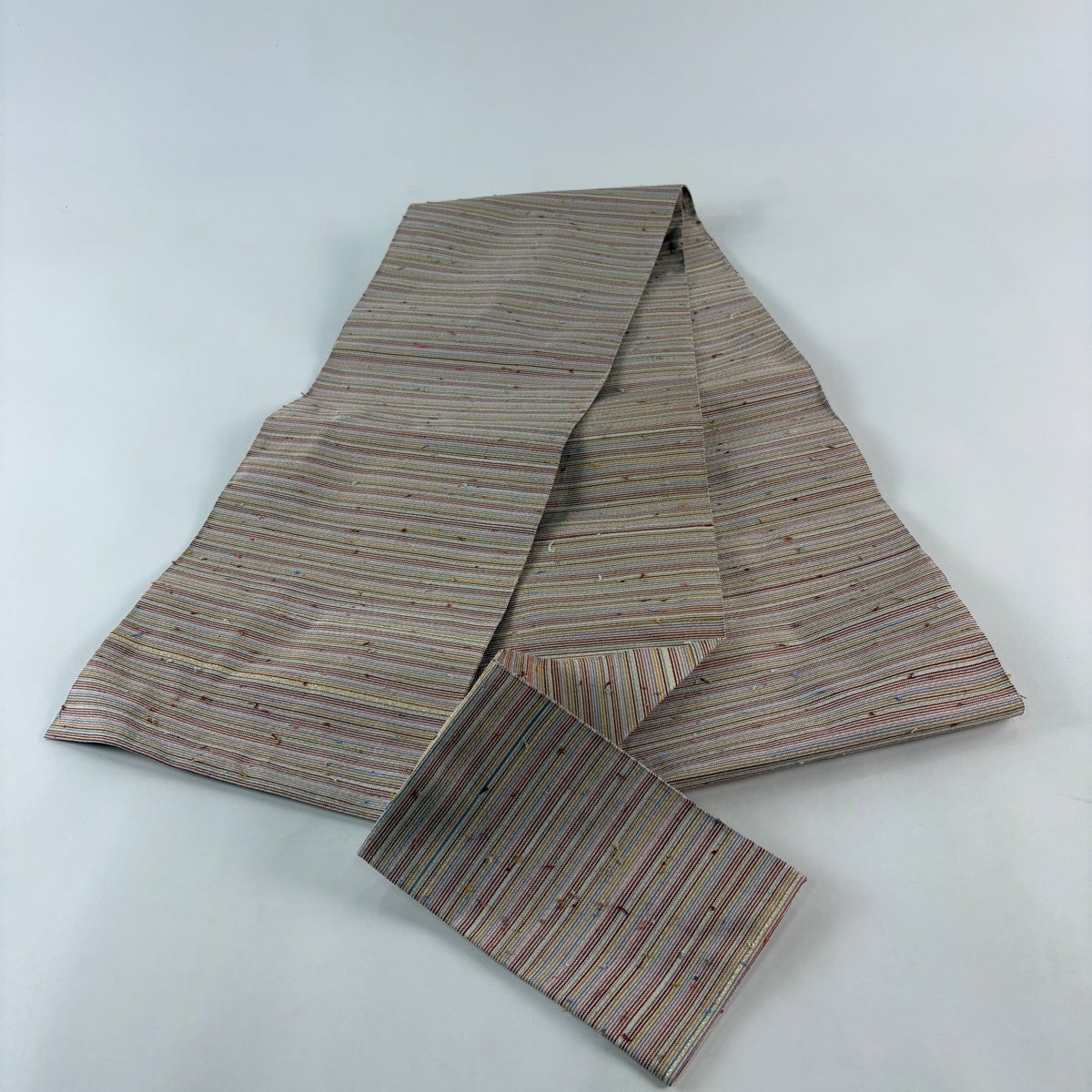 美品】 名古屋帯 秀品 八寸名古屋帯 松葉仕立て 髭紬地 縞 金糸 灰茶