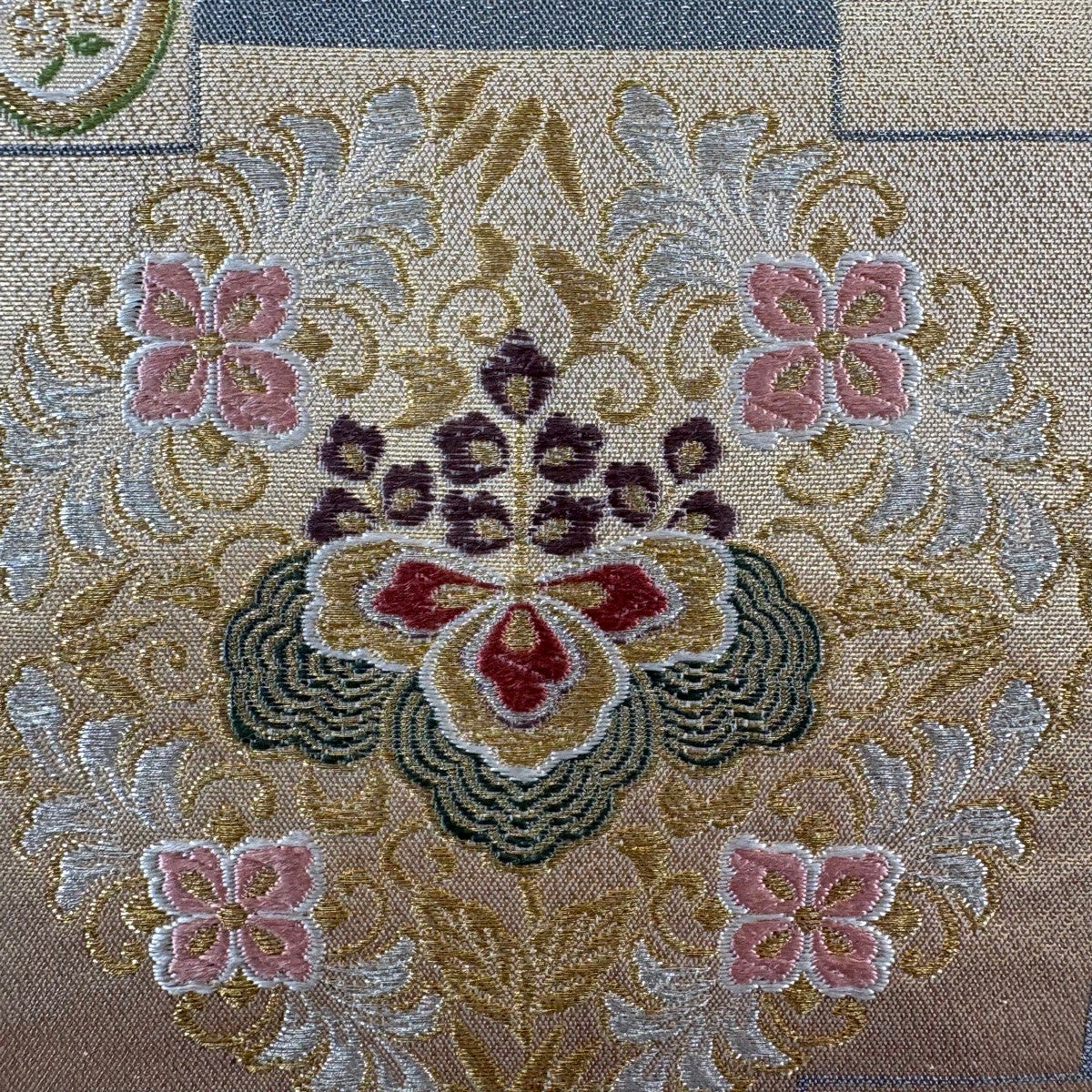 美品】 袋帯 秀品 華文 桐 金銀糸 刺繍 灰色 お太鼓柄 正絹｜中古