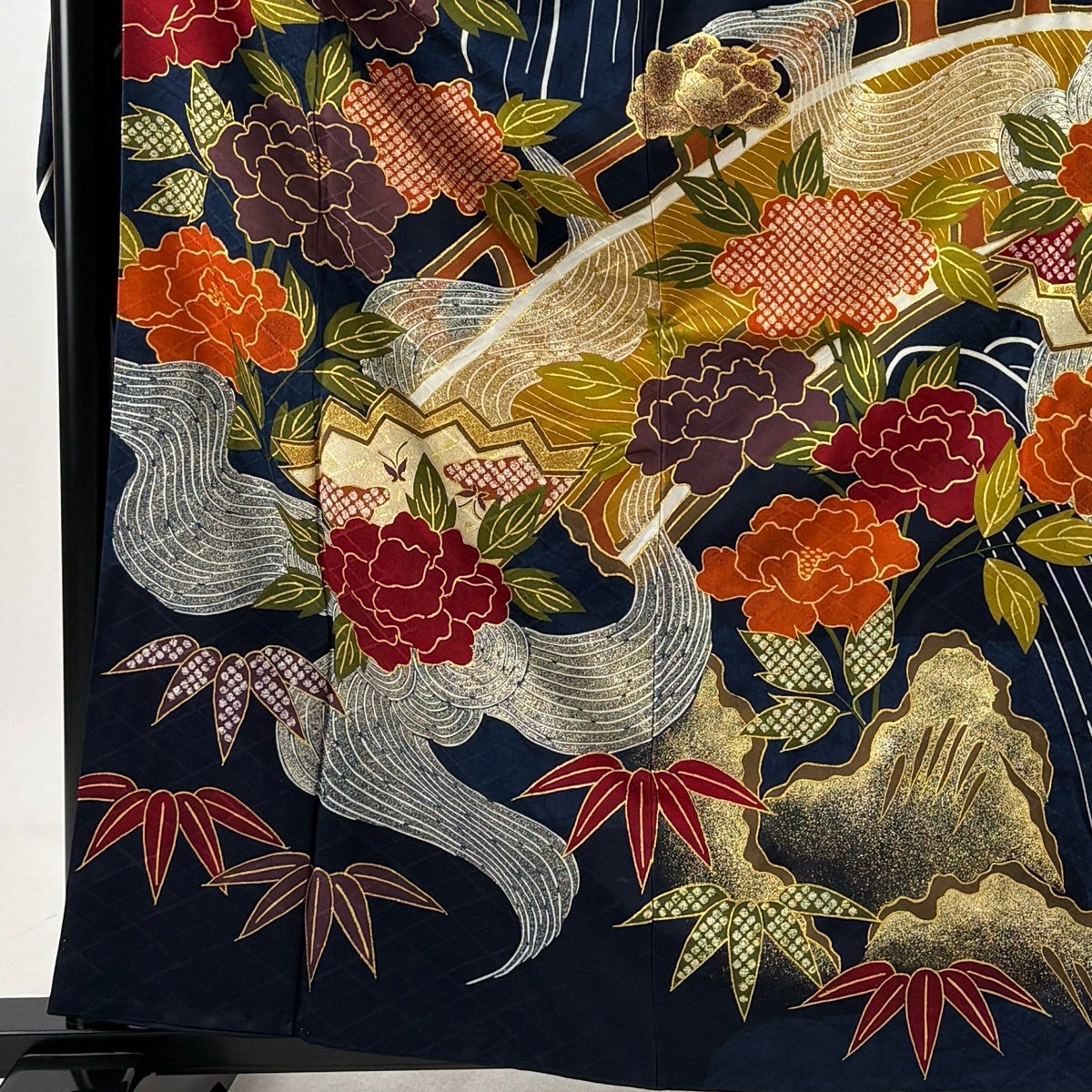 美品】 振袖 身丈161cm 裄丈66cm M 袷 千總 牡丹 滝 金銀彩 紺色 正絹