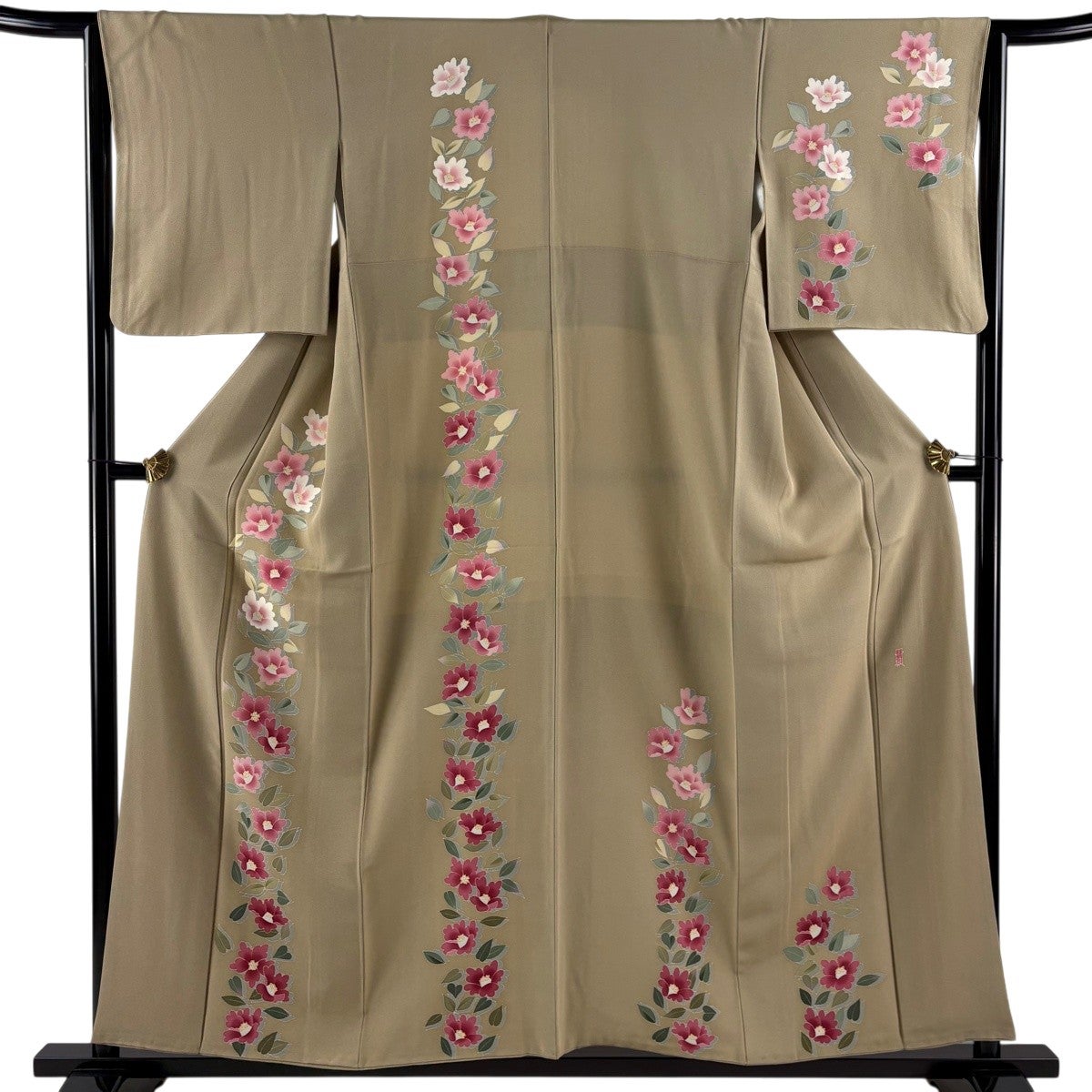 訪問着 身丈155.5cm 裄丈65cm M 袷 落款あり 椿 菊 ベージュ 正絹 秀品