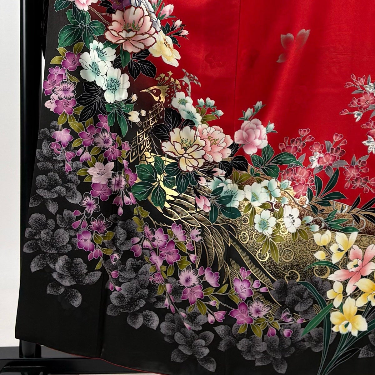美品】 振袖 身丈159.5cm 裄丈65cm M 袷 草花 孔雀 金糸 金銀彩 赤