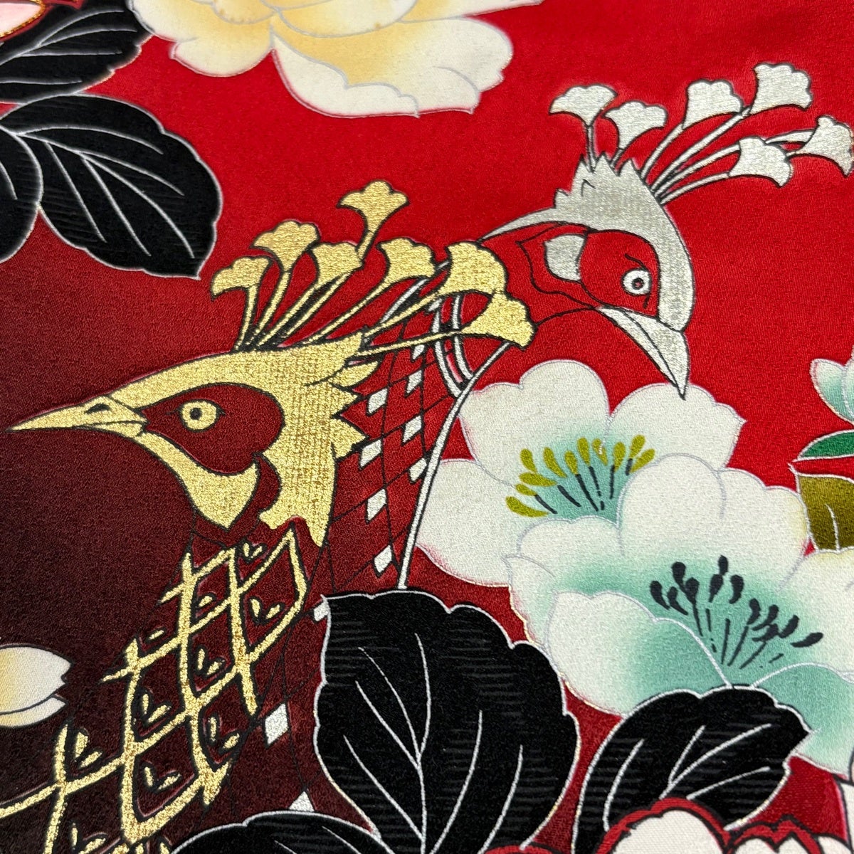 美品】 振袖 身丈159.5cm 裄丈65cm M 袷 草花 孔雀 金糸 金銀彩 赤
