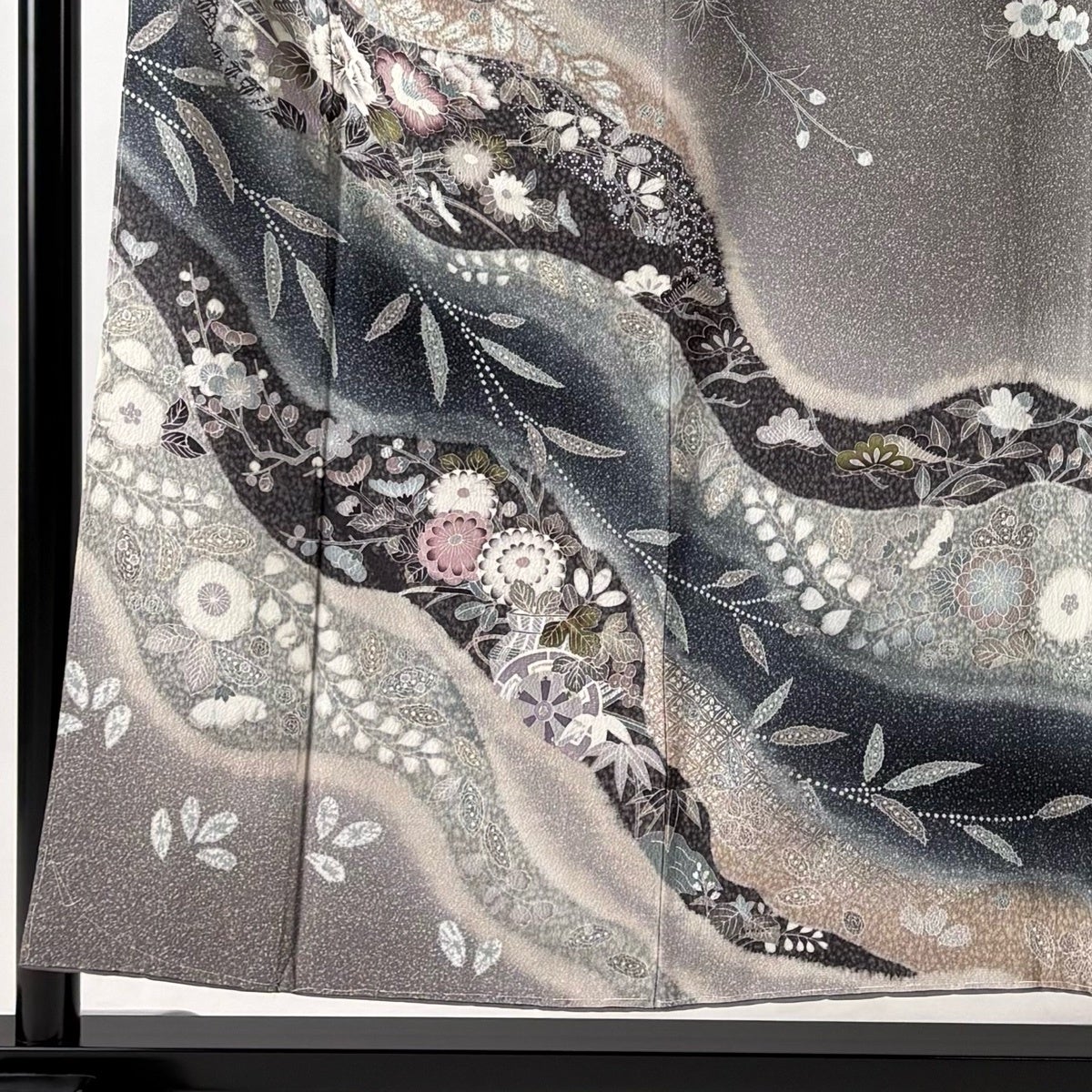 美品】 訪問着 身丈154cm 裄丈63.5cm S 袷 草花 蝶 銀彩 ぼかし 灰茶