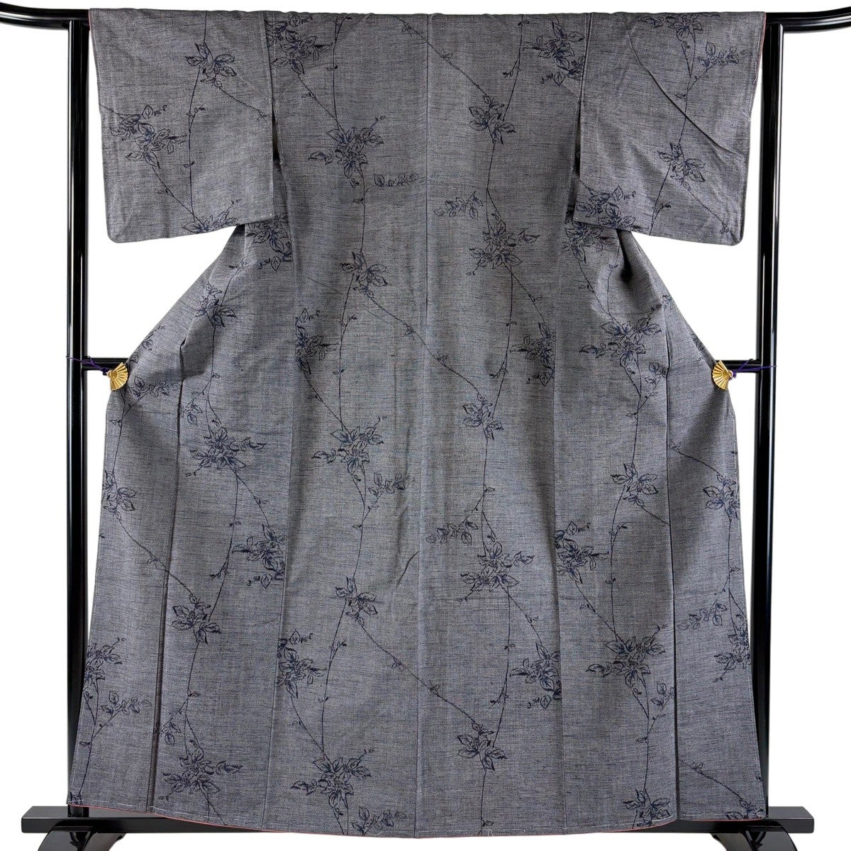 美品】 紬 身丈160.5cm 裄丈63cm S 袷 証紙あり 草花 黒灰 正絹 秀品