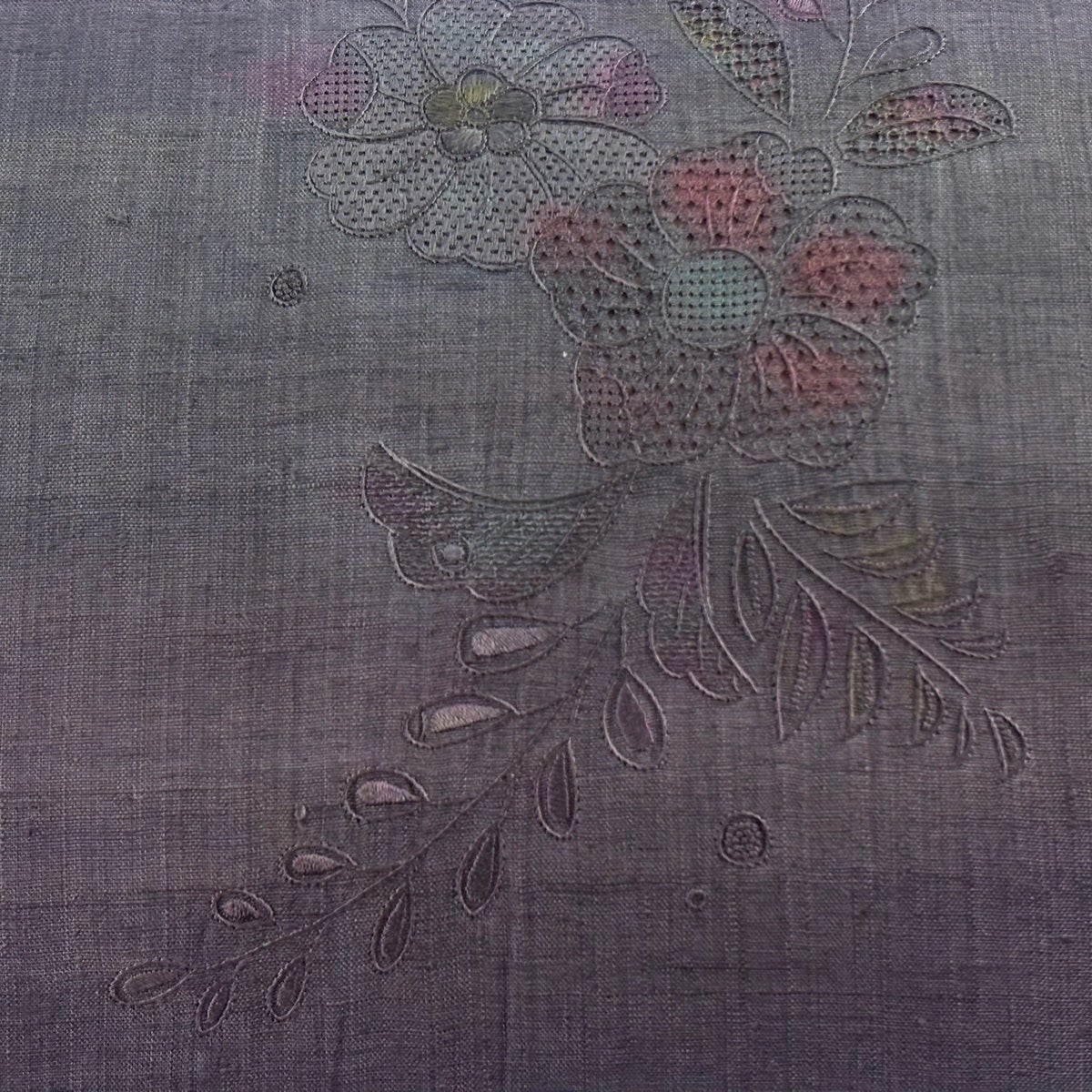 正絹　蘇州刺繍　辻が花柄枝垂れ花　付下げ　反物（５９４） 美品】 名古屋帯 秀品 紬地 関西仕立て 辻が花柄 蘇州刺繍 灰紫 正絹