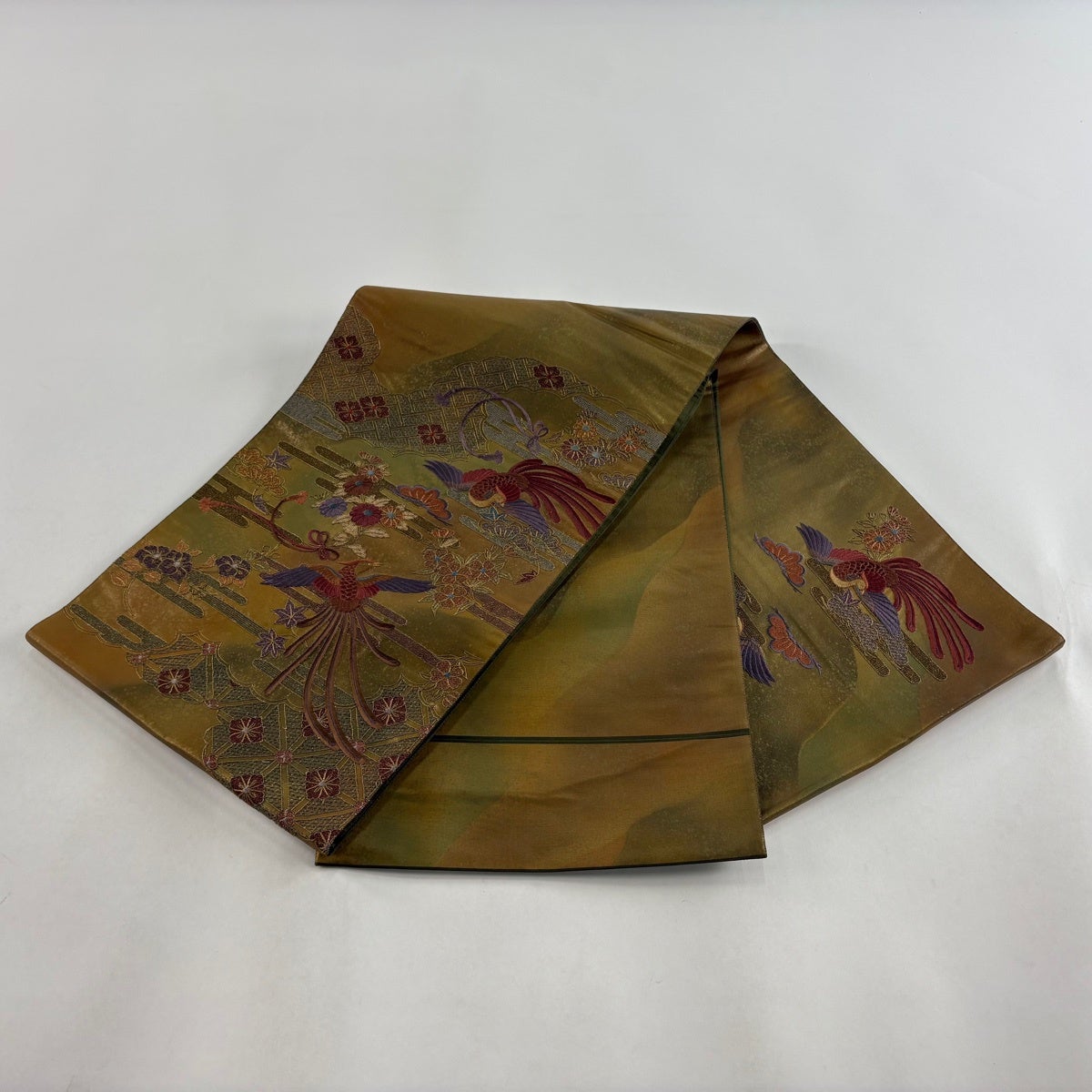 袋帯 秀品 尾長鳥 草花 箔 刺繍 黄土色 お太鼓柄 正絹｜中古・古着