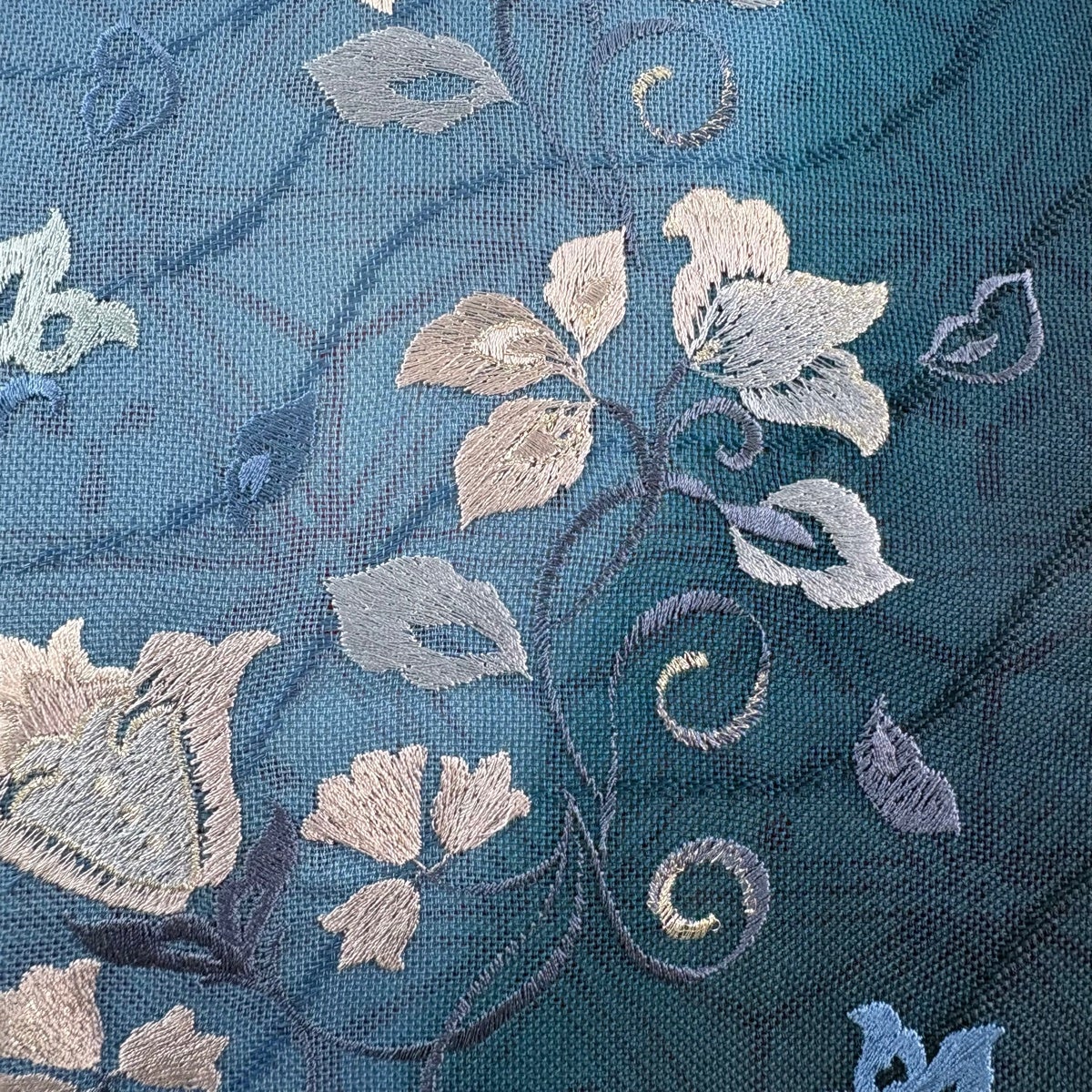 美品】 袋帯 名品 やまと 花唐草 金銀糸 刺繍 青紫 お太鼓柄 正絹
