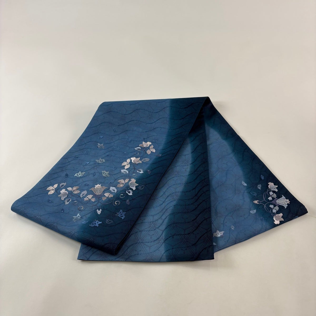 美品】 袋帯 名品 やまと 花唐草 金銀糸 刺繍 青紫 お太鼓柄 正絹