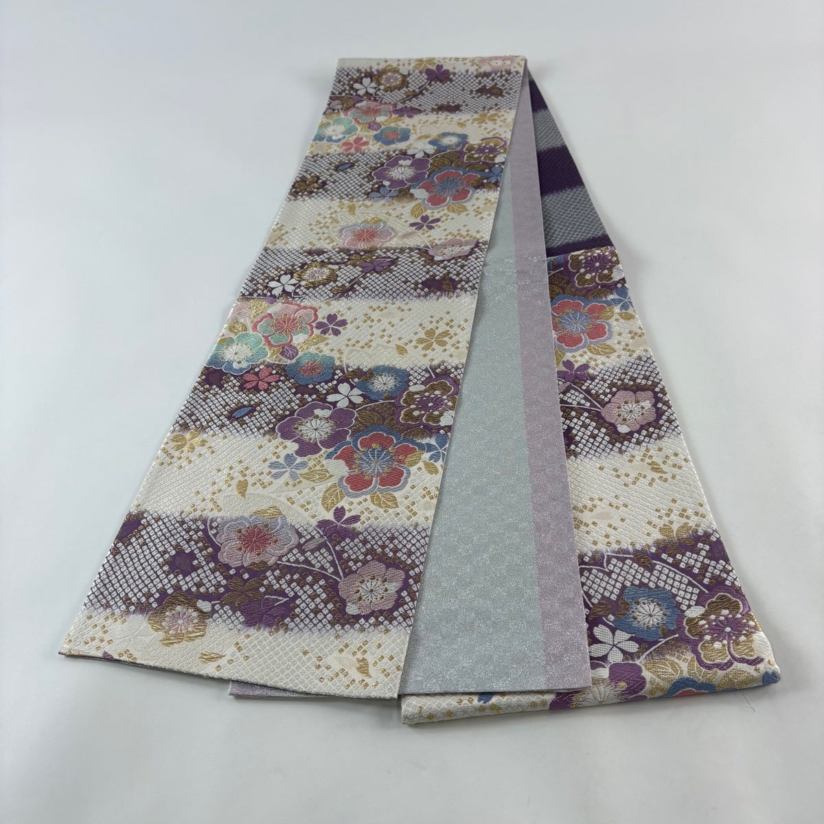 美品】 袋帯 名品 草花 桜 金糸 唐織 クリーム 六通 正絹｜中古・古着