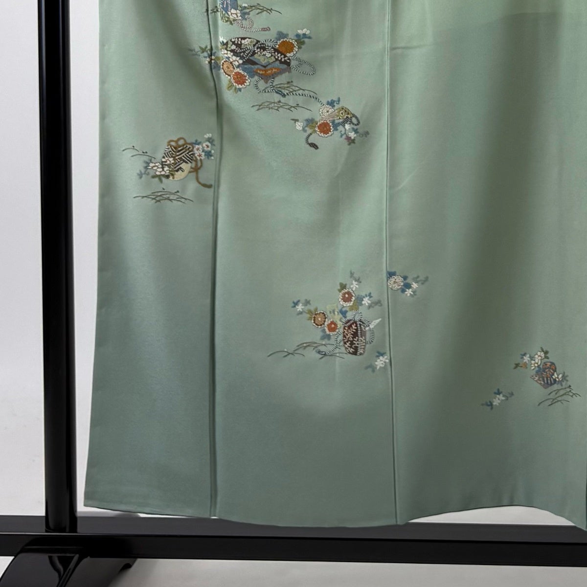 付下げ 身丈155.5cm 裄丈63cm S 袷 お仕覆 文箱 金糸 刺繍 薄緑 正絹