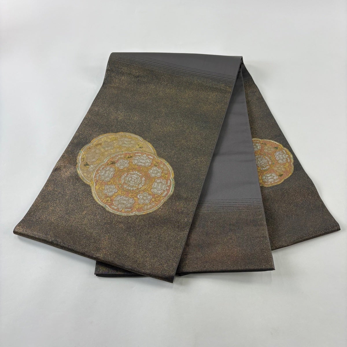 袋帯 大華紋 正絹 お太鼓柄 D583 袋帯 秀品 華文 金彩 灰紫 お太鼓柄 正絹｜中古・古着・リサイクル着物
